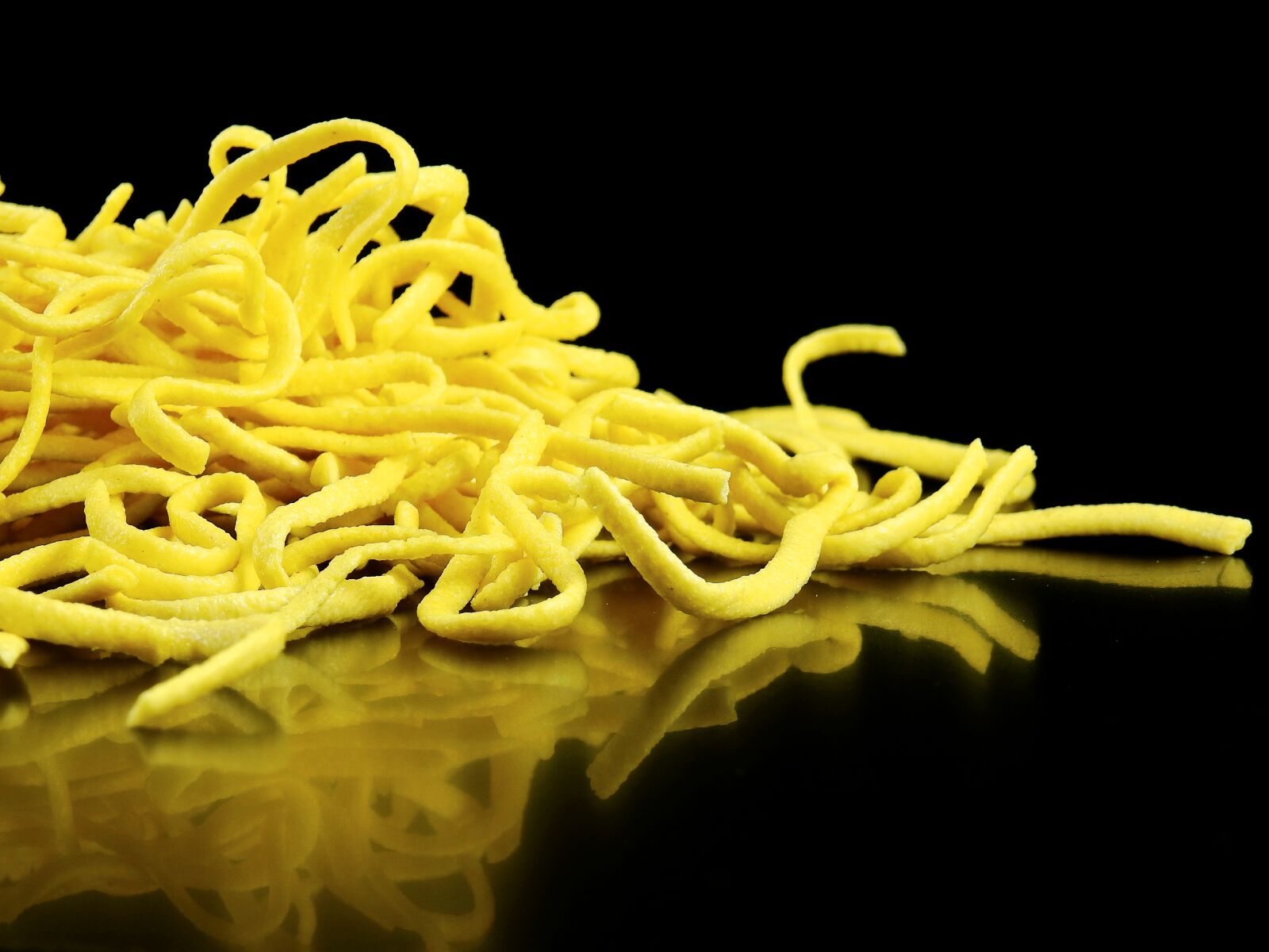 Nikon Coolpix P900 sample photo. Noodles, spätzle, dessert photography