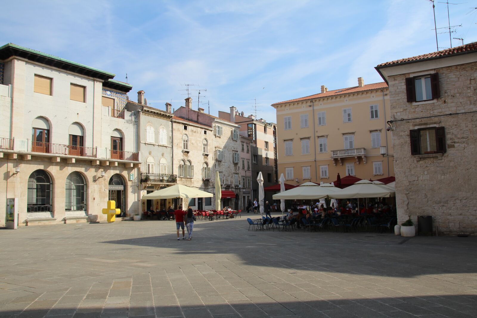 Canon EOS 600D (Rebel EOS T3i / EOS Kiss X5) sample photo. Old town, city centre photography