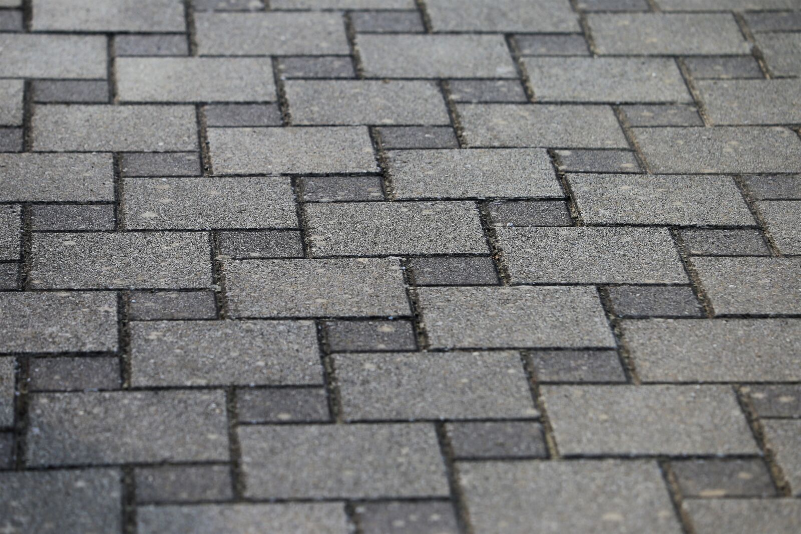 Canon EF 70-300 F4-5.6 IS II USM sample photo. Road, pattern, bricks photography