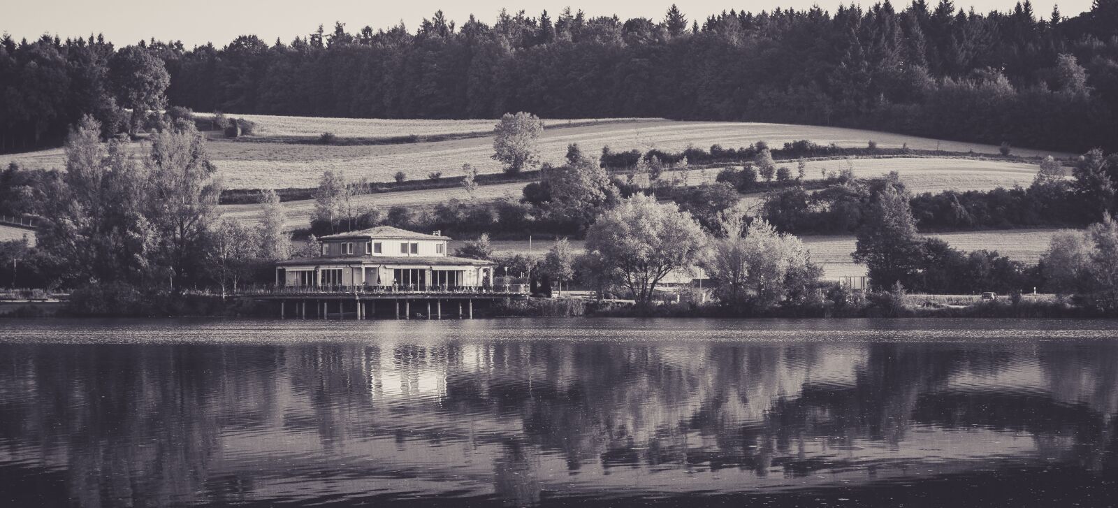 Canon EOS 650D (EOS Rebel T4i / EOS Kiss X6i) sample photo. Haus am see, destination photography