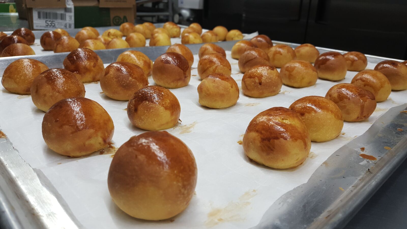 Samsung Galaxy Note5 sample photo. Pastry, bread, roll photography