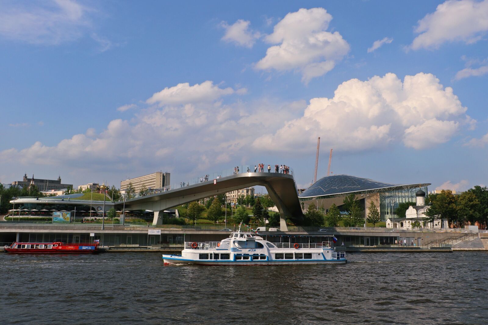 Canon EF-S 18-135mm F3.5-5.6 IS STM sample photo. Moscow, russia, capital photography