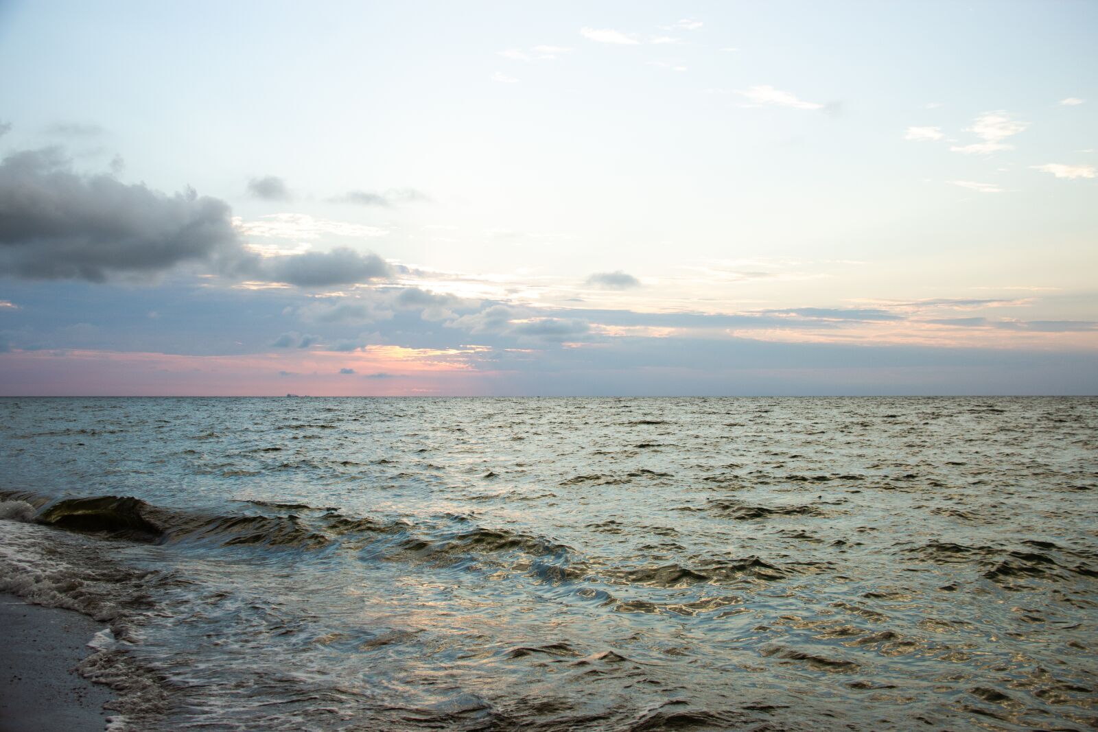 Canon EOS 600D (Rebel EOS T3i / EOS Kiss X5) sample photo. Sea, beach, summer photography