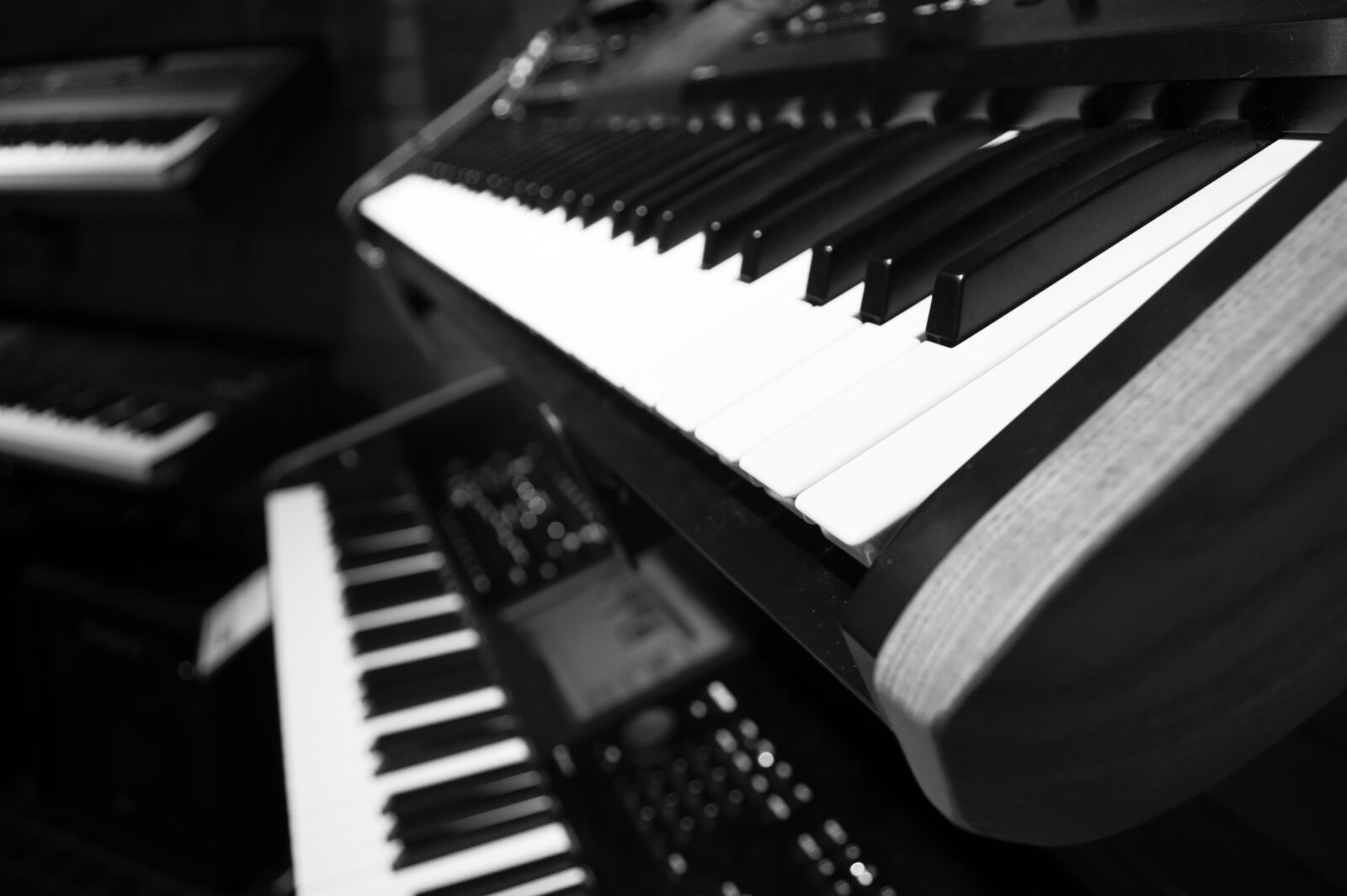 Nikon D3200 sample photo. Black, keyboard, keys, music photography
