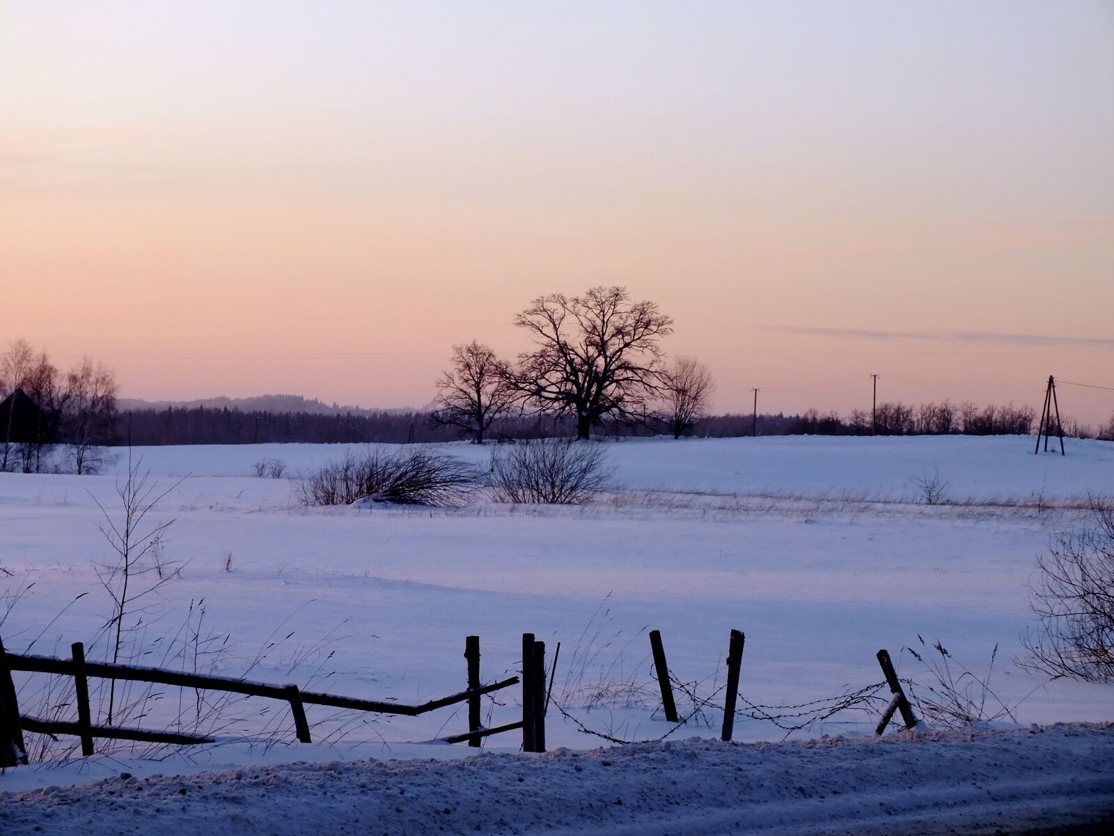 FujiFilm FinePix HS20 EXR (FinePix HS22 EXR) sample photo. Sunset, winter, country photography