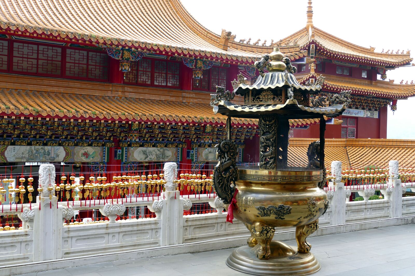 Panasonic Lumix DMC-FZ1000 sample photo. Temple, buddhism, taoism photography