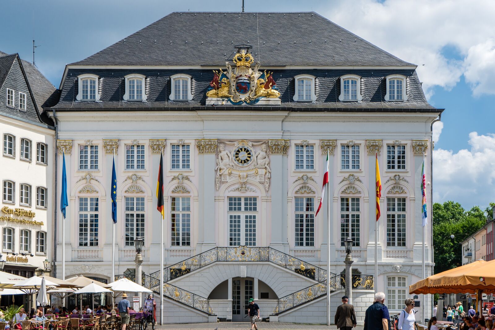 Sony a7 + Sony FE 28-70mm F3.5-5.6 OSS sample photo. Bonn, altes rathaus, city photography
