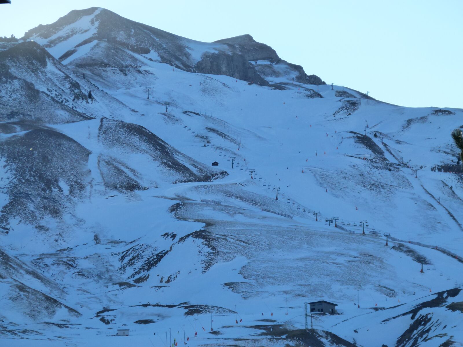 Panasonic Lumix DMC-FZ100 sample photo. Snow, mountain, ski photography
