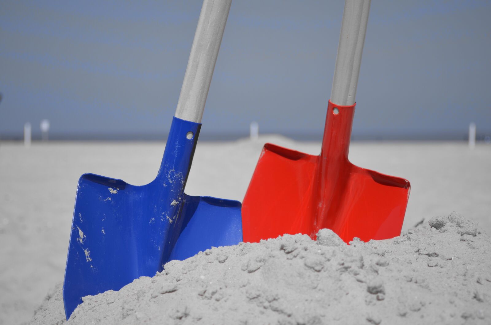 Nikon D5100 sample photo. Blade, spade, dig photography