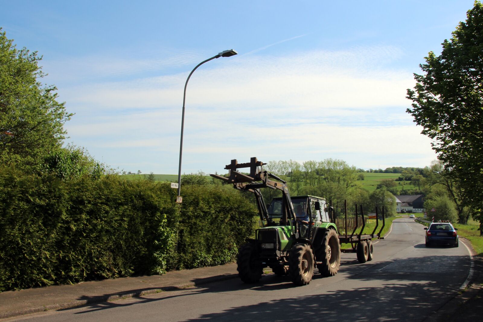Canon EOS 700D (EOS Rebel T5i / EOS Kiss X7i) sample photo. Village, tractor, idyll photography