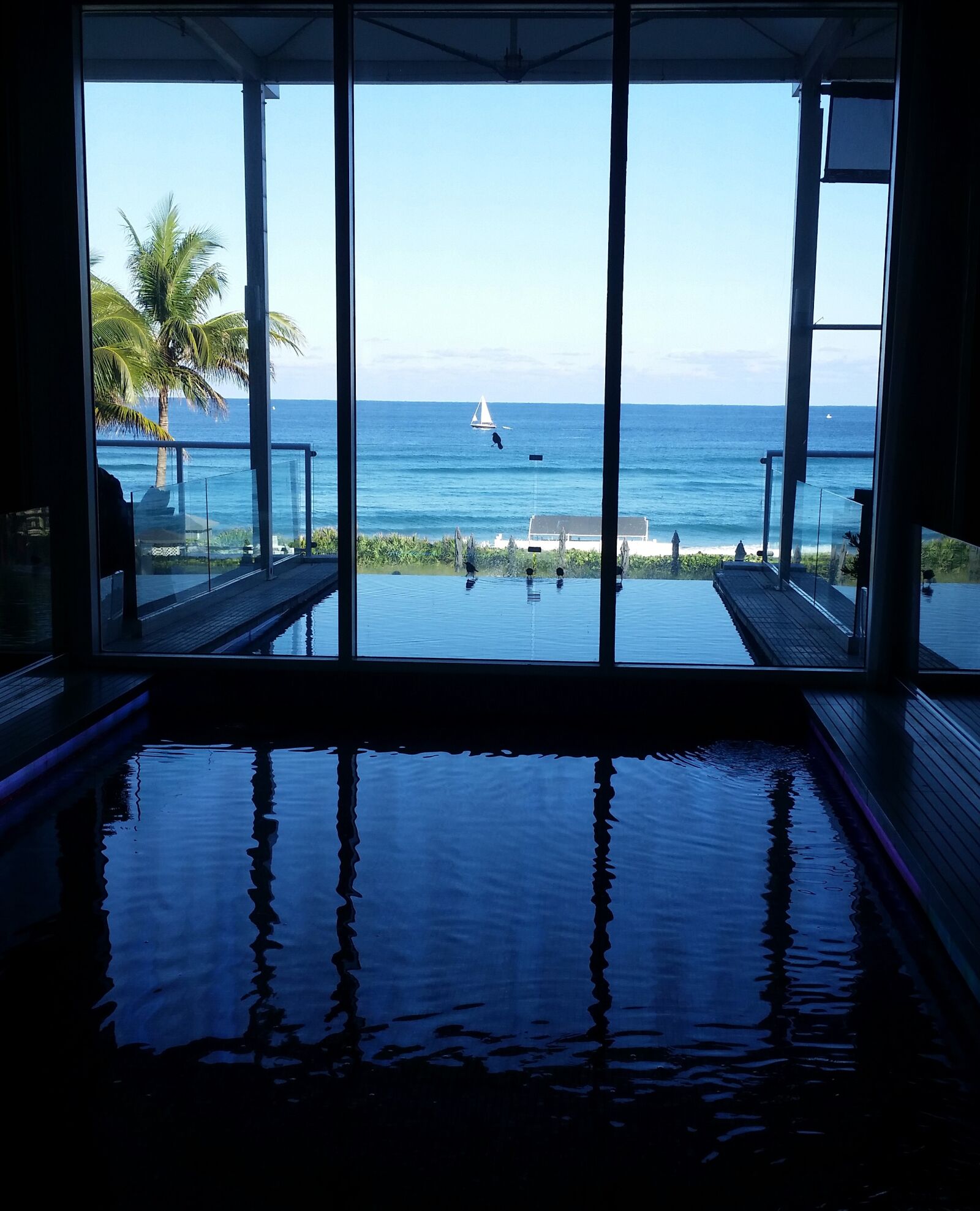 Samsung Galaxy S5 sample photo. Room, ocean, water photography