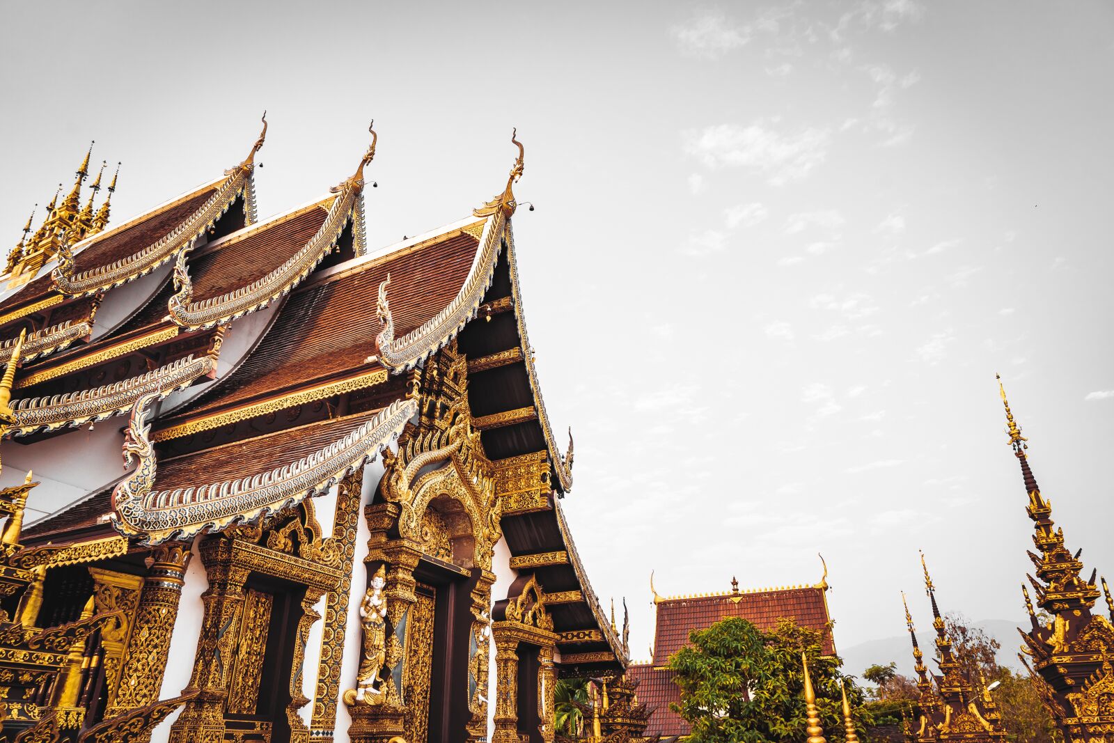 Sony a7 II + Sony Vario Tessar T* FE 24-70mm F4 ZA OSS sample photo. Temple, thailand, chiang photography