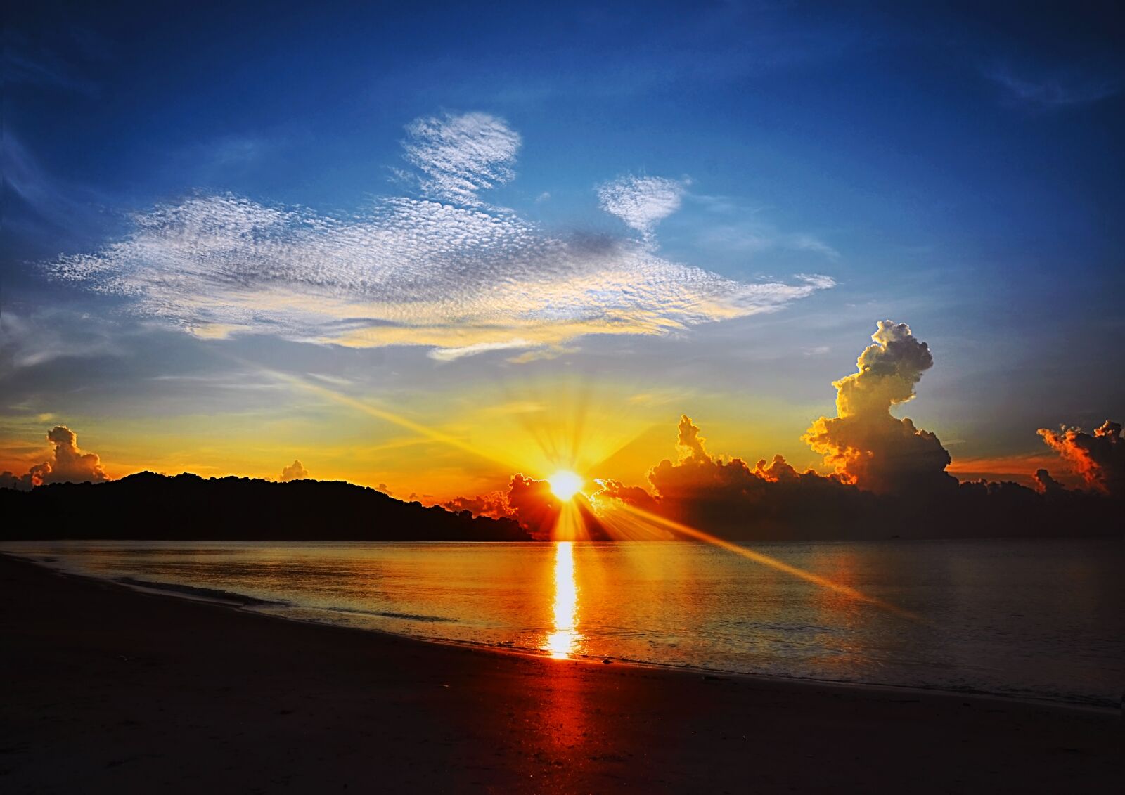 Nikon D7000 sample photo. Sunrise, beach, sea photography