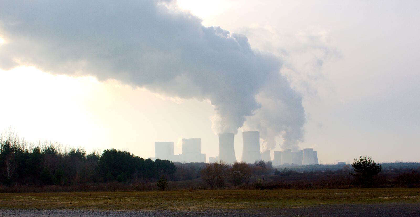 Canon EOS 700D (EOS Rebel T5i / EOS Kiss X7i) sample photo. Haze, power plant, energy photography
