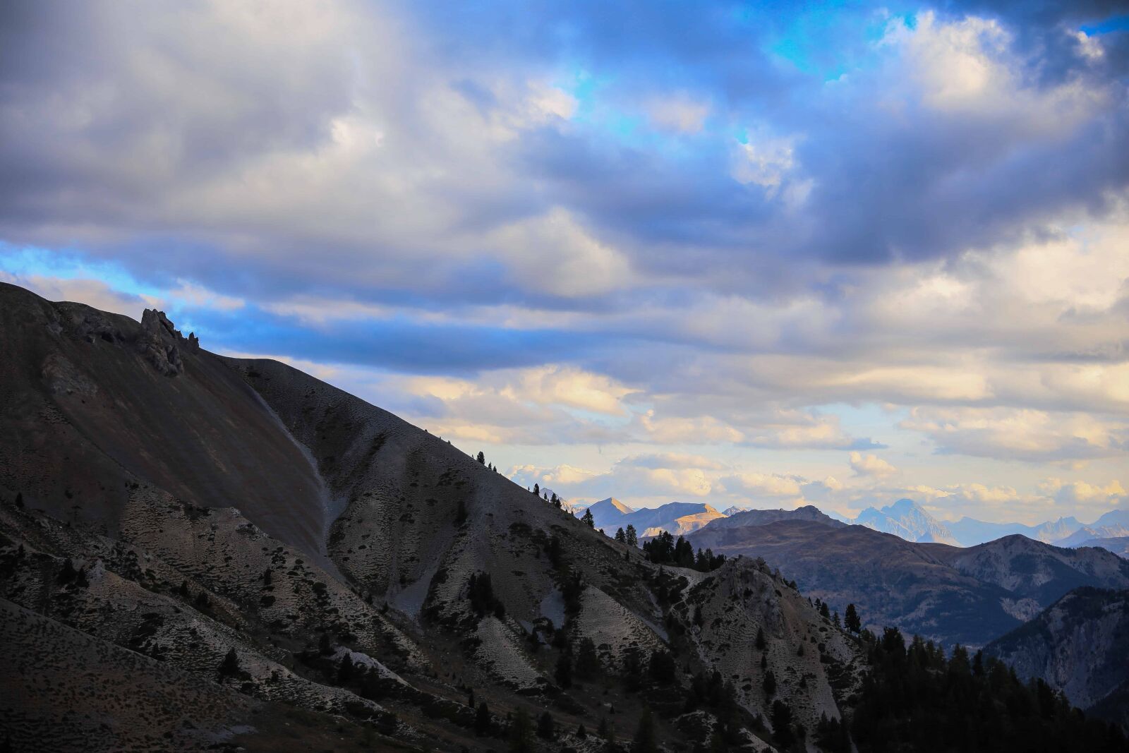 Canon EOS 5D Mark IV sample photo. Blue sky, cloud, mountain photography