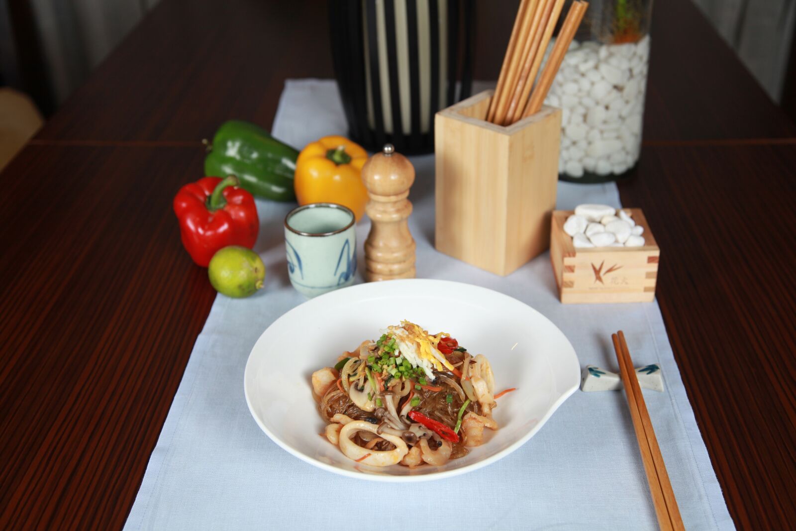 Canon EOS 5D Mark II sample photo. Filipino cuisine, noodles, stirfry photography