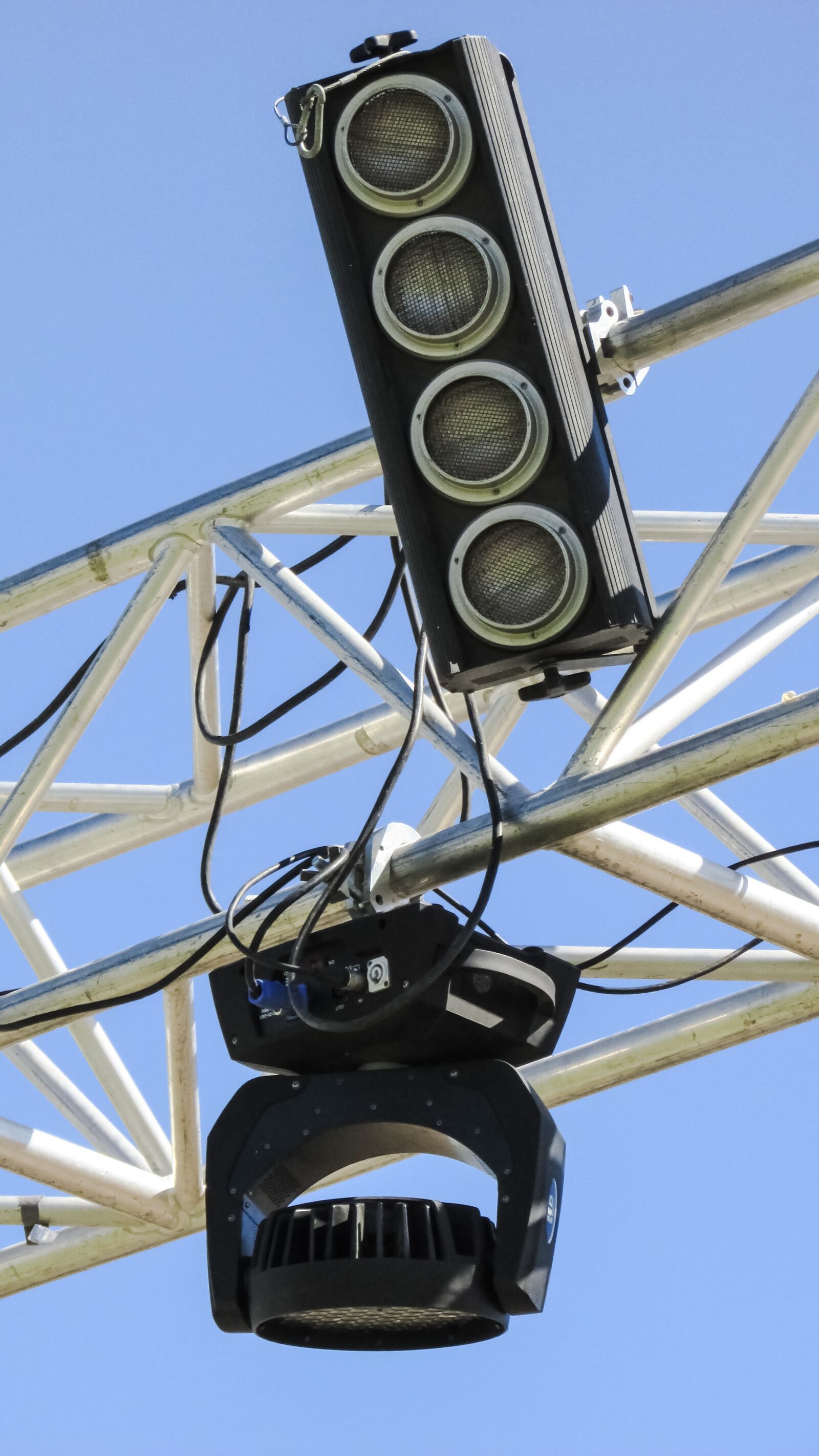 Canon PowerShot SX400 IS sample photo. Lighting, equipment, spotlight photography