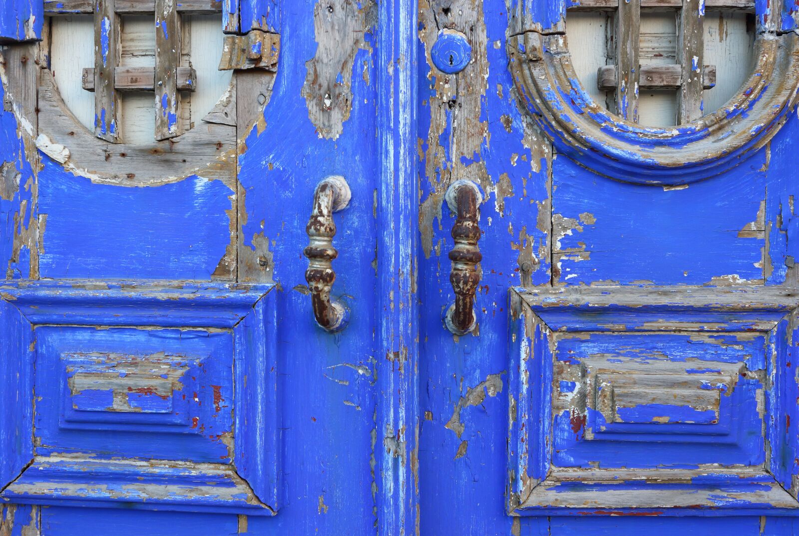 Canon EOS 550D (EOS Rebel T2i / EOS Kiss X4) sample photo. Portugal, lisbon, door photography