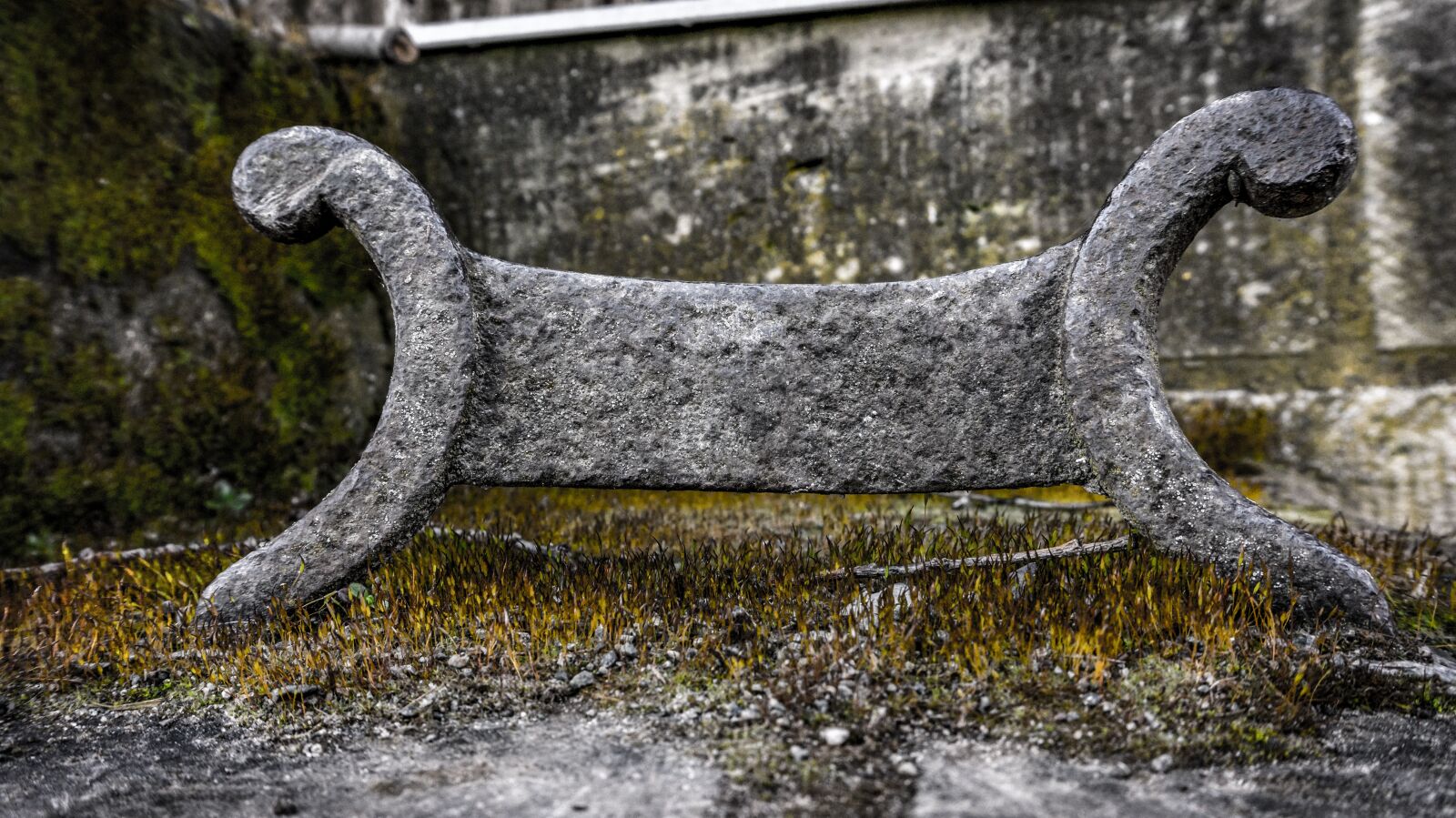 Sony Alpha a5000 (ILCE 5000) sample photo. Nature, stone, iron photography