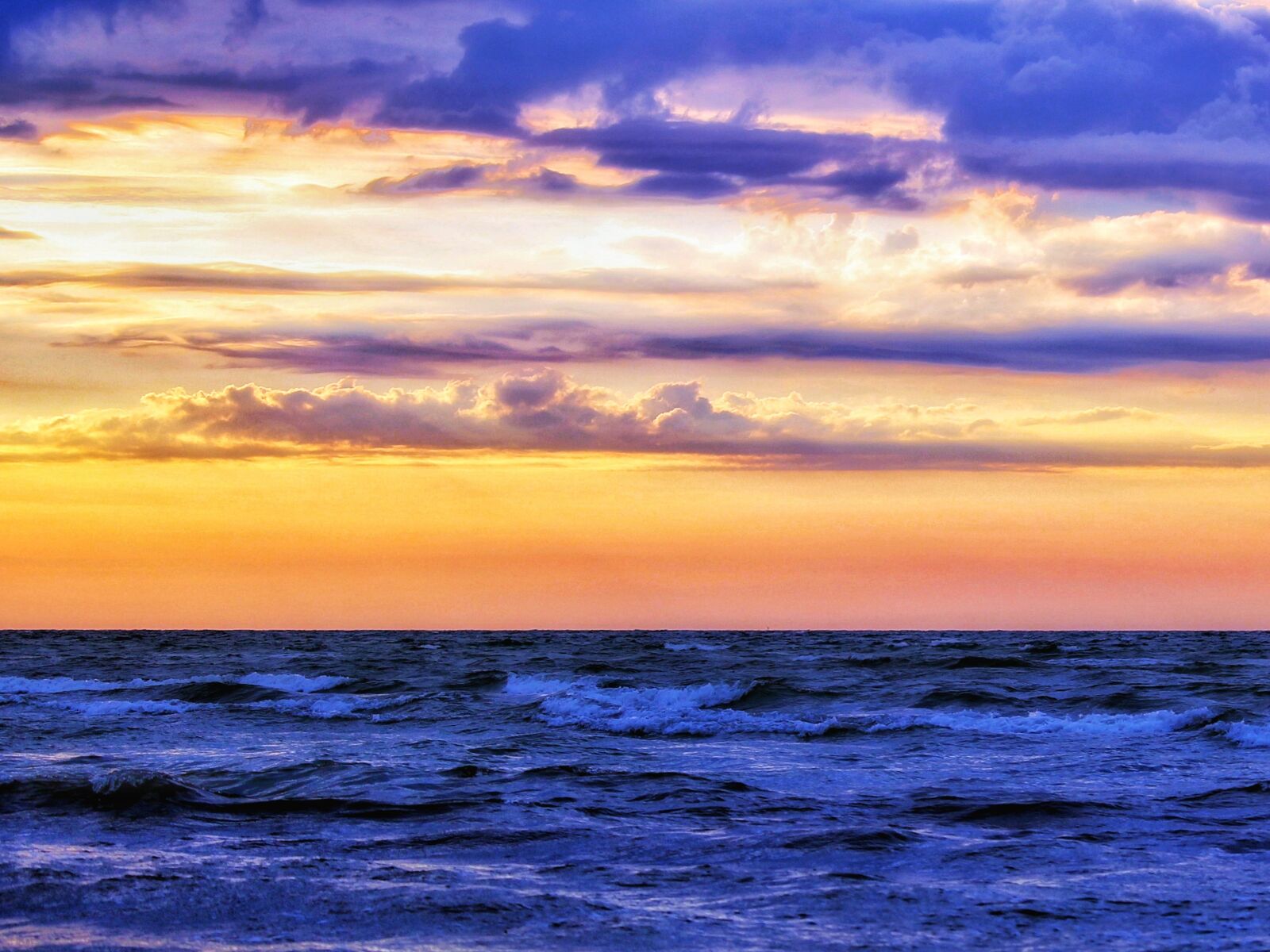 Canon EOS 1300D (EOS Rebel T6 / EOS Kiss X80) sample photo. Sunrise, sunset, sea photography