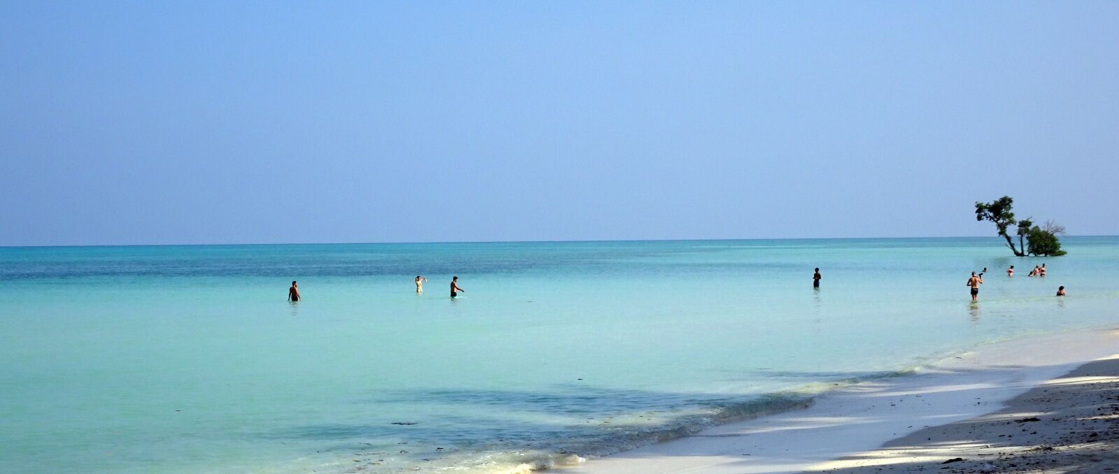 Sony Cyber-shot DSC-HX90V sample photo. Sea, beach, shallow photography