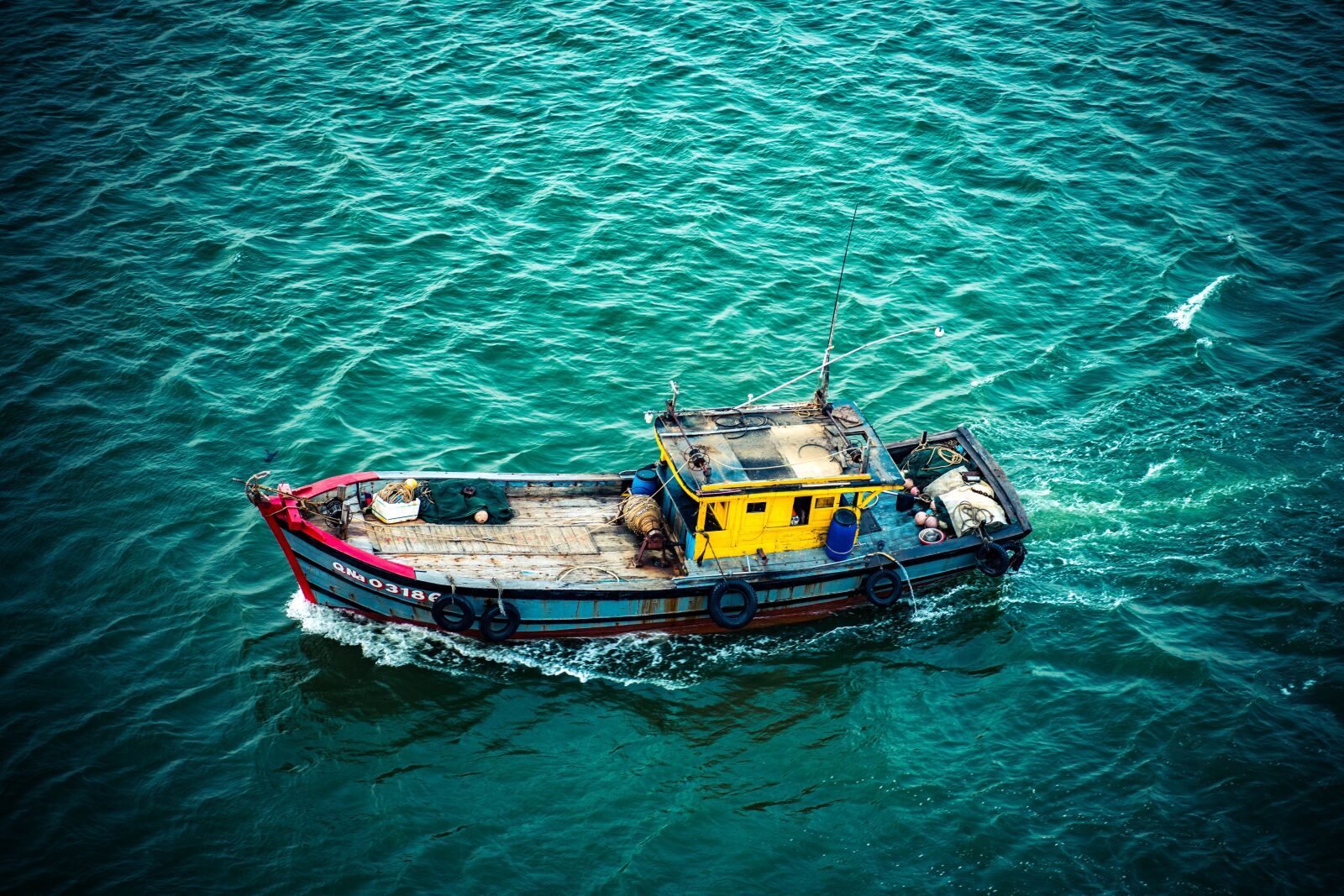 Sony a7 II sample photo. Boat, fishing, fish photography