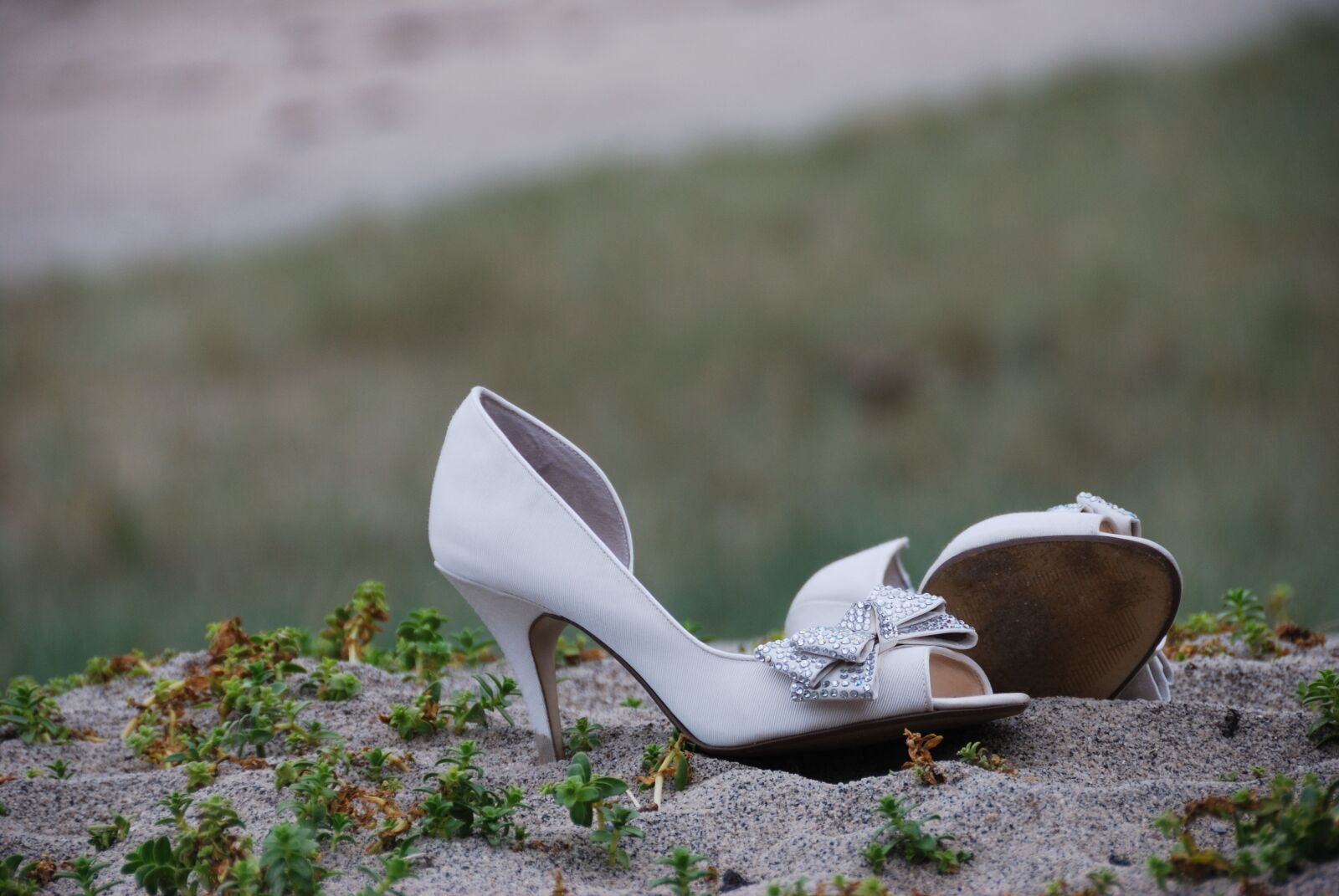 Nikon D60 sample photo. Shoes, wedding, love photography