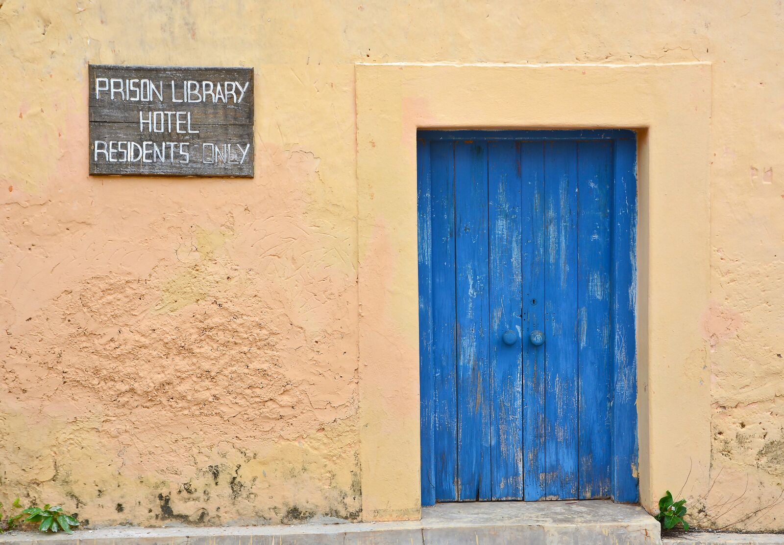 Nikon D7100 sample photo. Door, wooden door, zanzibar photography
