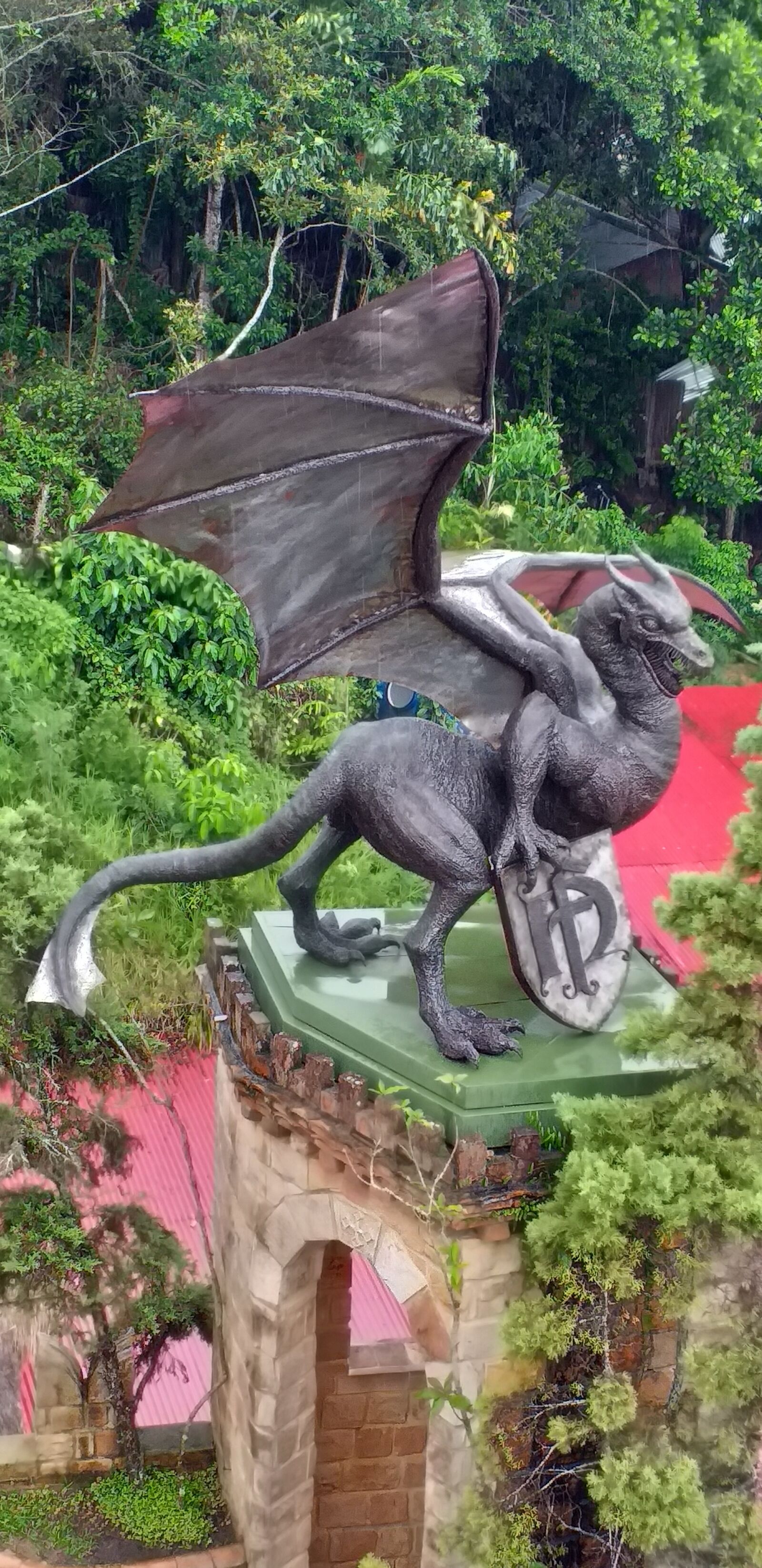 Samsung Galaxy J6+ sample photo. Statue, dragon, dragons photography