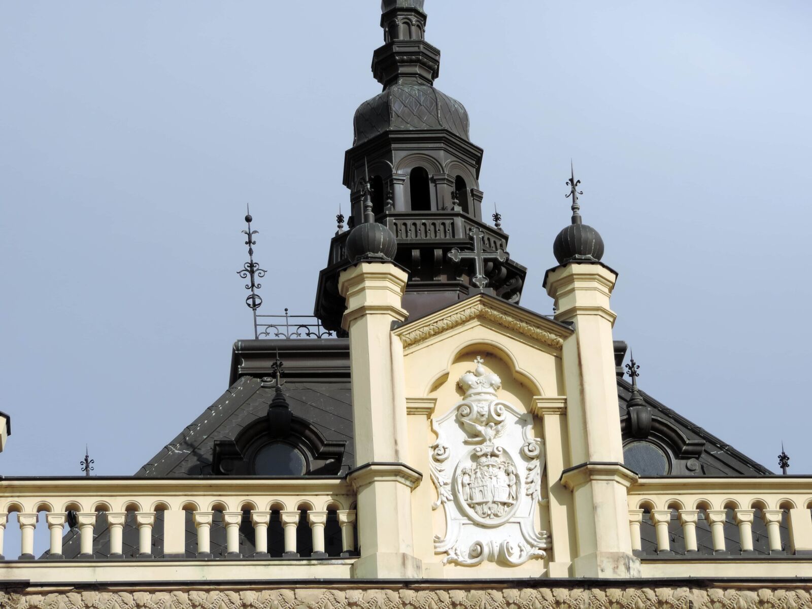 Nikon Coolpix P520 sample photo. Baroque, cast iron, facade photography
