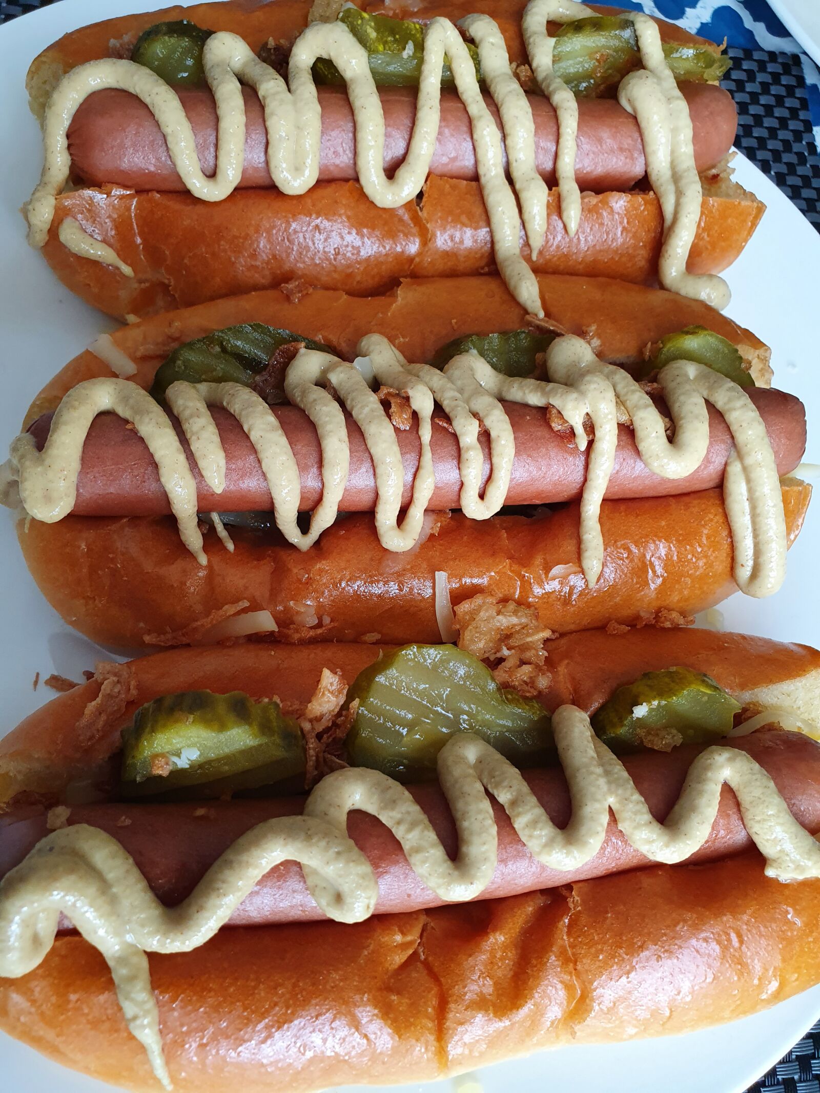 Samsung Galaxy S10 sample photo. Hotdog, extra, fine photography