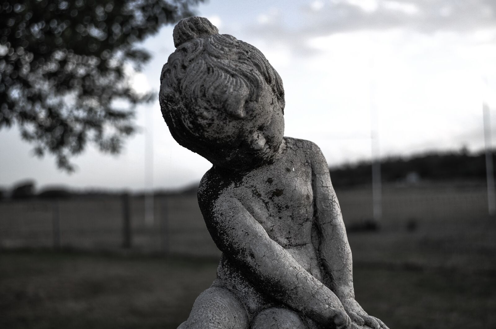 Nikon D5000 sample photo. Statue, cement statue, sculpture photography