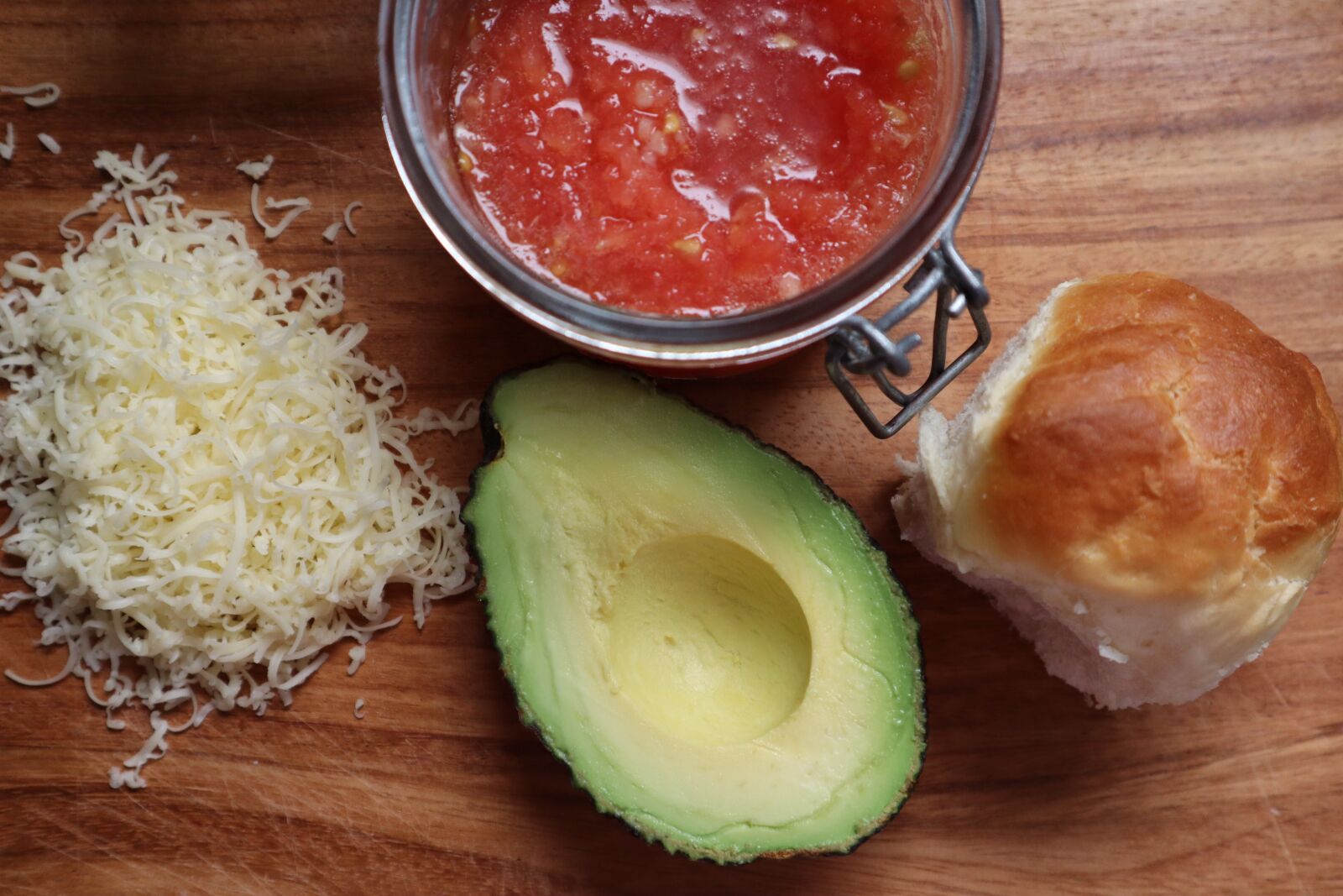 Canon EOS M50 (EOS Kiss M) sample photo. Breakfast, cheese, tomato photography