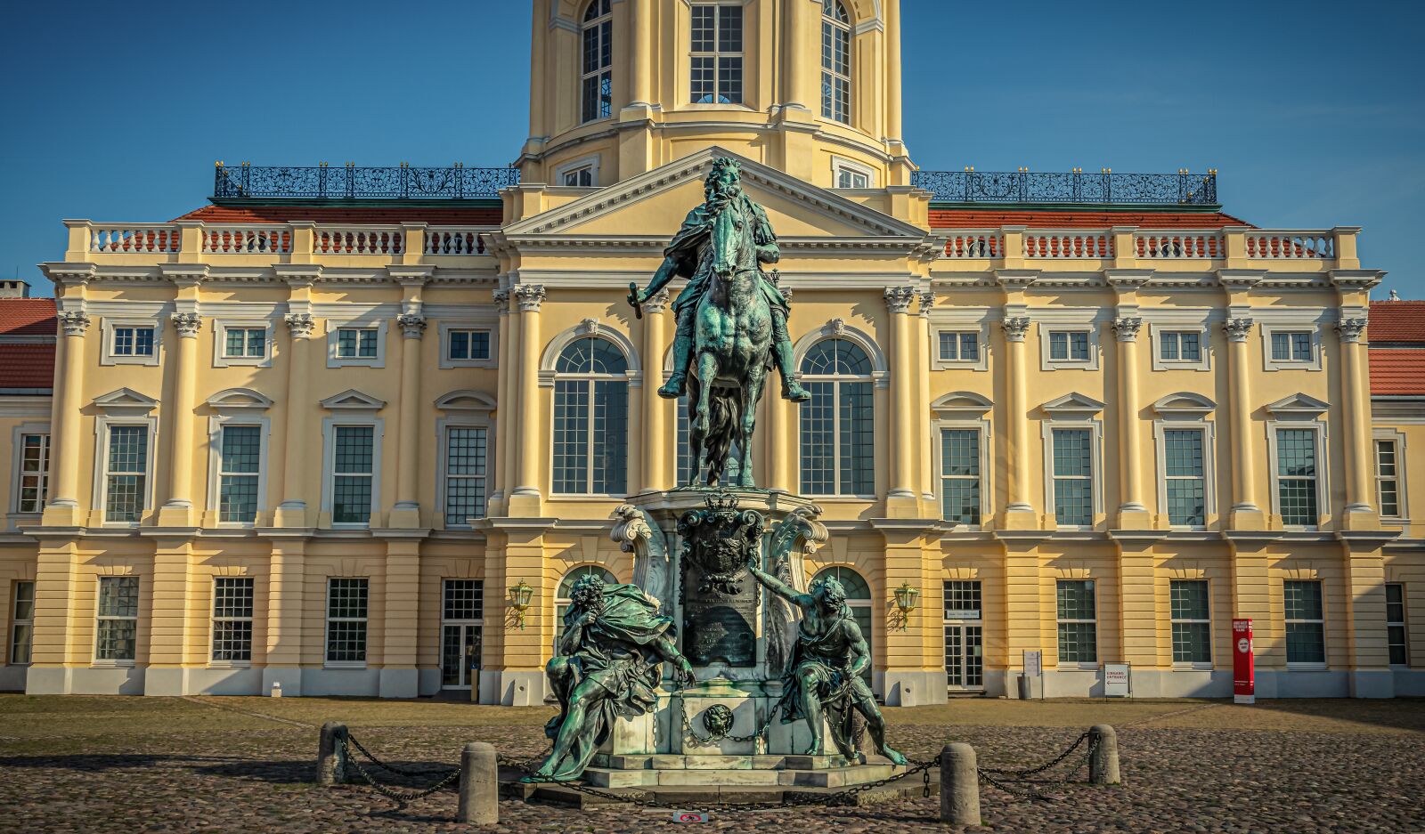 Sony a7 II sample photo. Castle, berlin, architecture photography