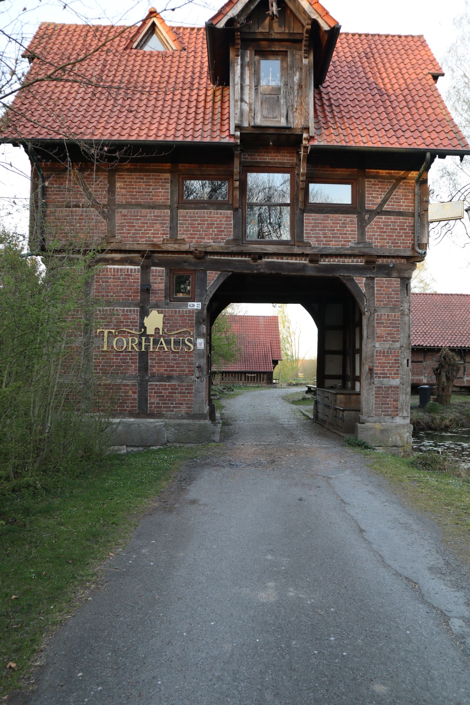 Canon EOS M50 (EOS Kiss M) sample photo. Truss, münster, gatehouse photography