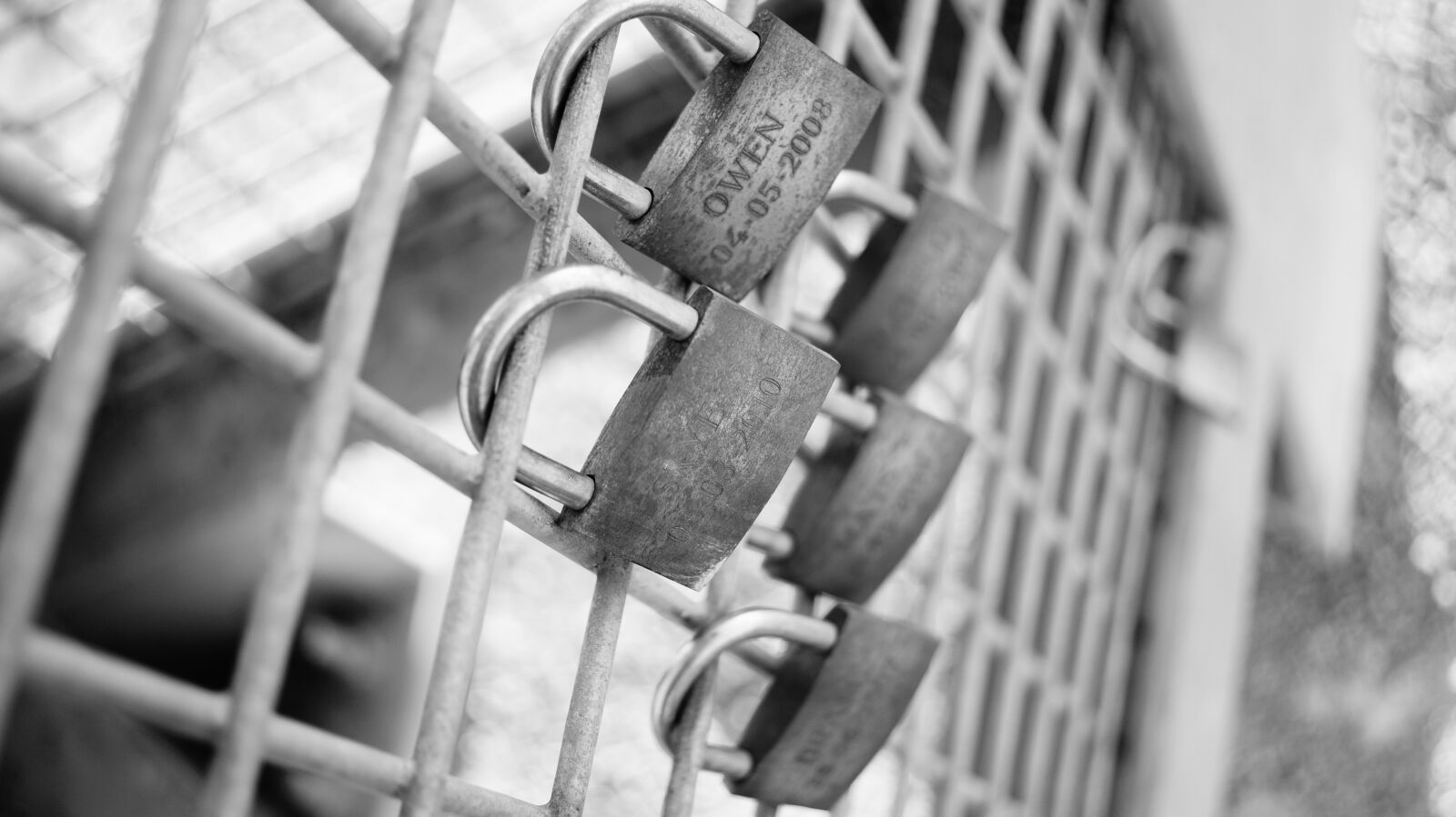 Sony SLT-A58 + Sony DT 30mm F2.8 Macro SAM sample photo. Padlocks photography