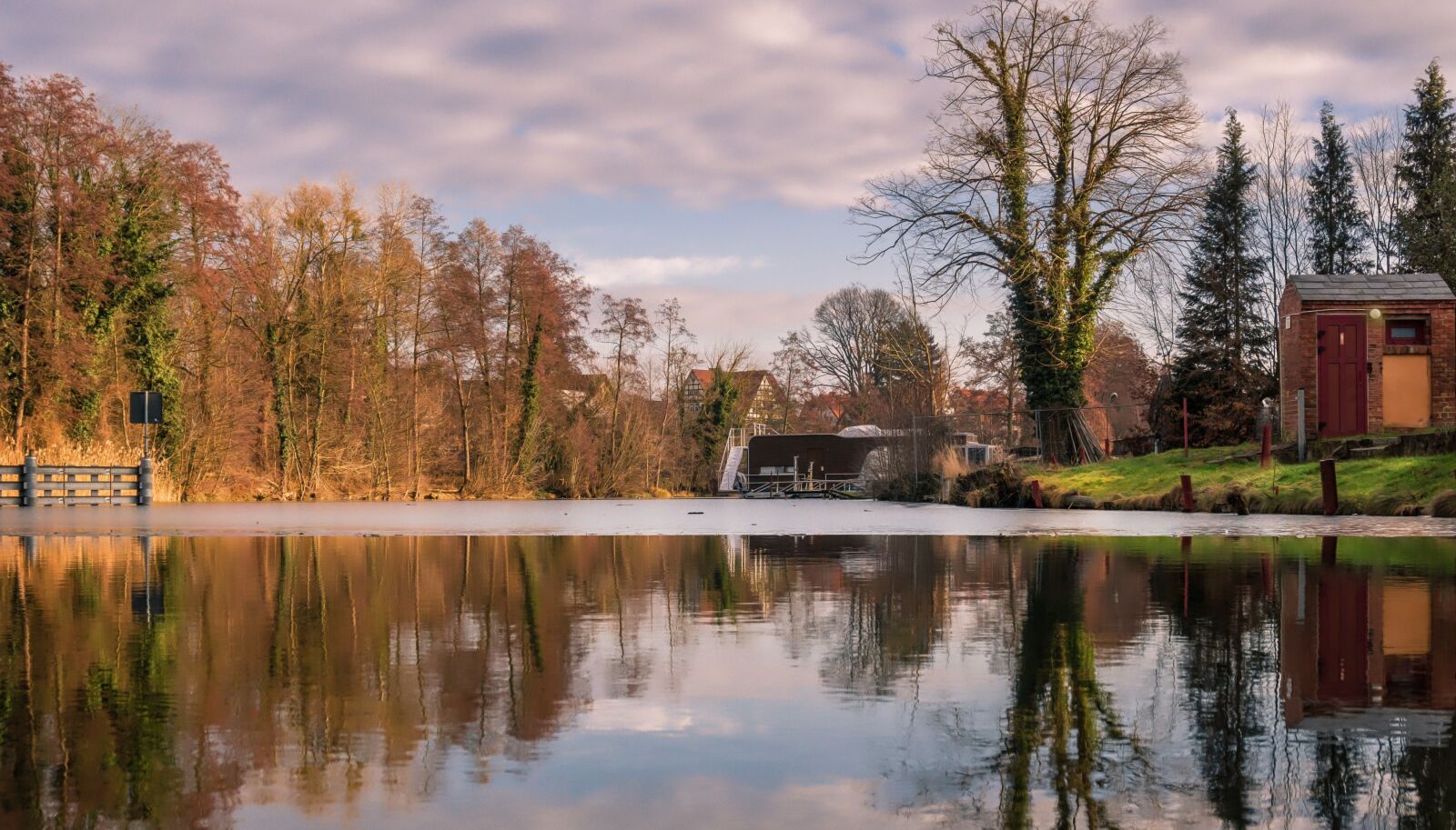 Sony E 16-50mm F3.5-5.6 PZ OSS sample photo. Lake, water, landscape photography