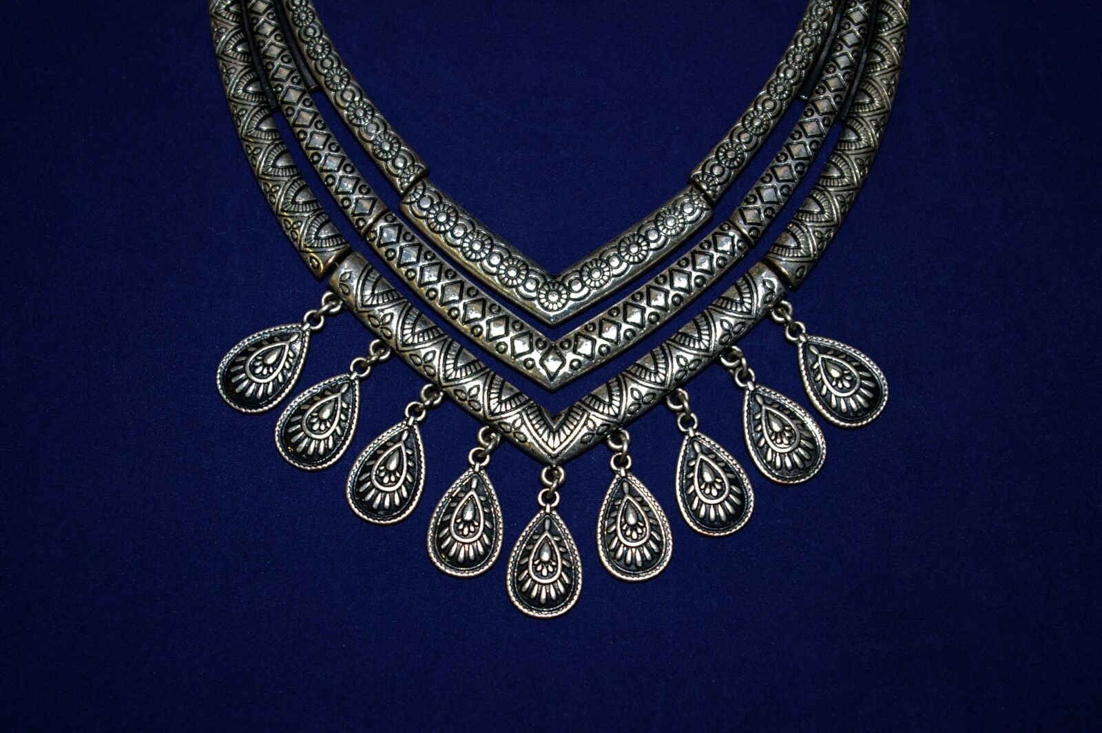 Pentax *ist DL2 sample photo. Jewellery, fashion jewelry, shiny photography