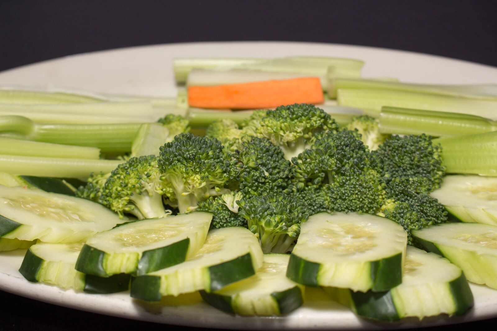 Canon EOS 700D (EOS Rebel T5i / EOS Kiss X7i) sample photo. Vegetable, food, broccoli photography