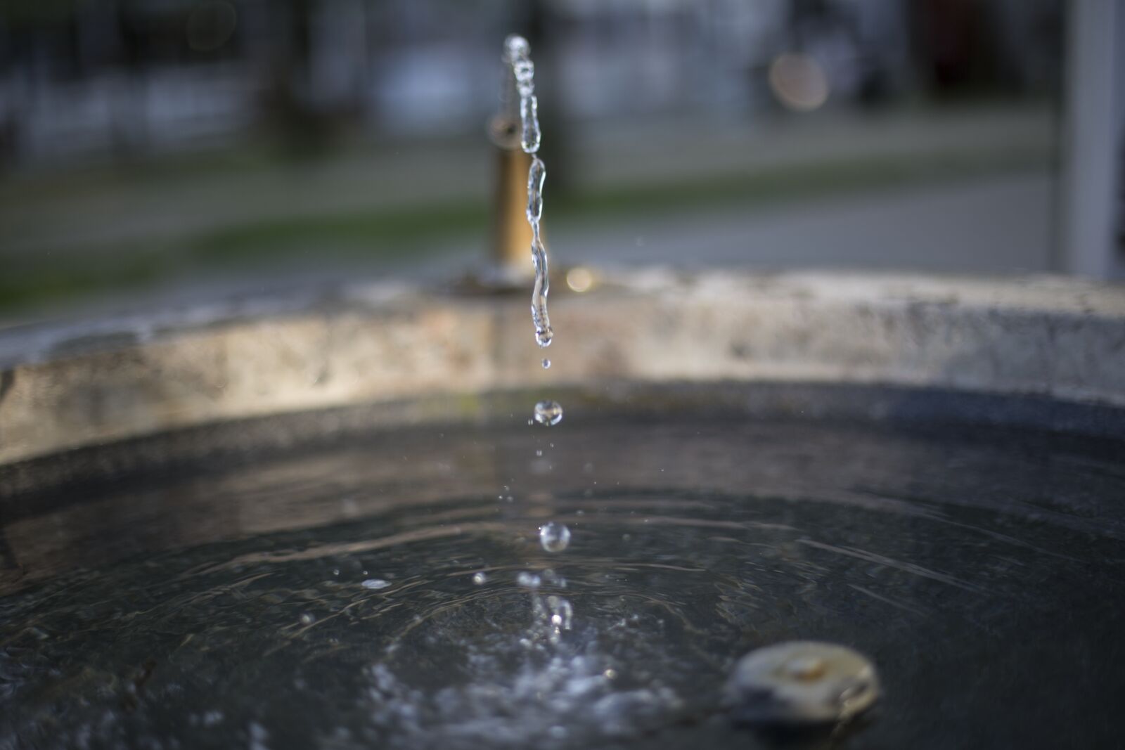 Canon EOS 6D + Canon EF 50mm F1.4 USM sample photo. Fountain, freeze, slow, motion photography