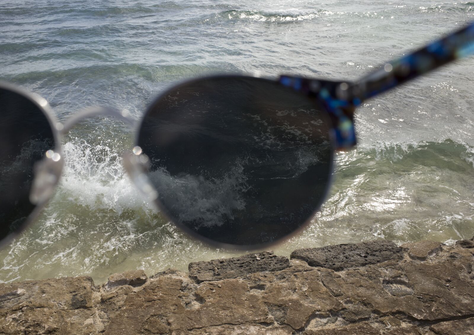 GR Lens sample photo. Sunglasses, sea, beach photography