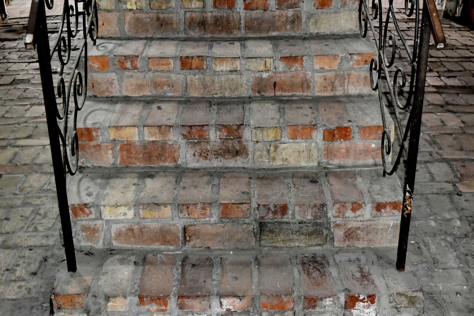 Nikon D5500 sample photo. Cast iron, staircase, concrete photography