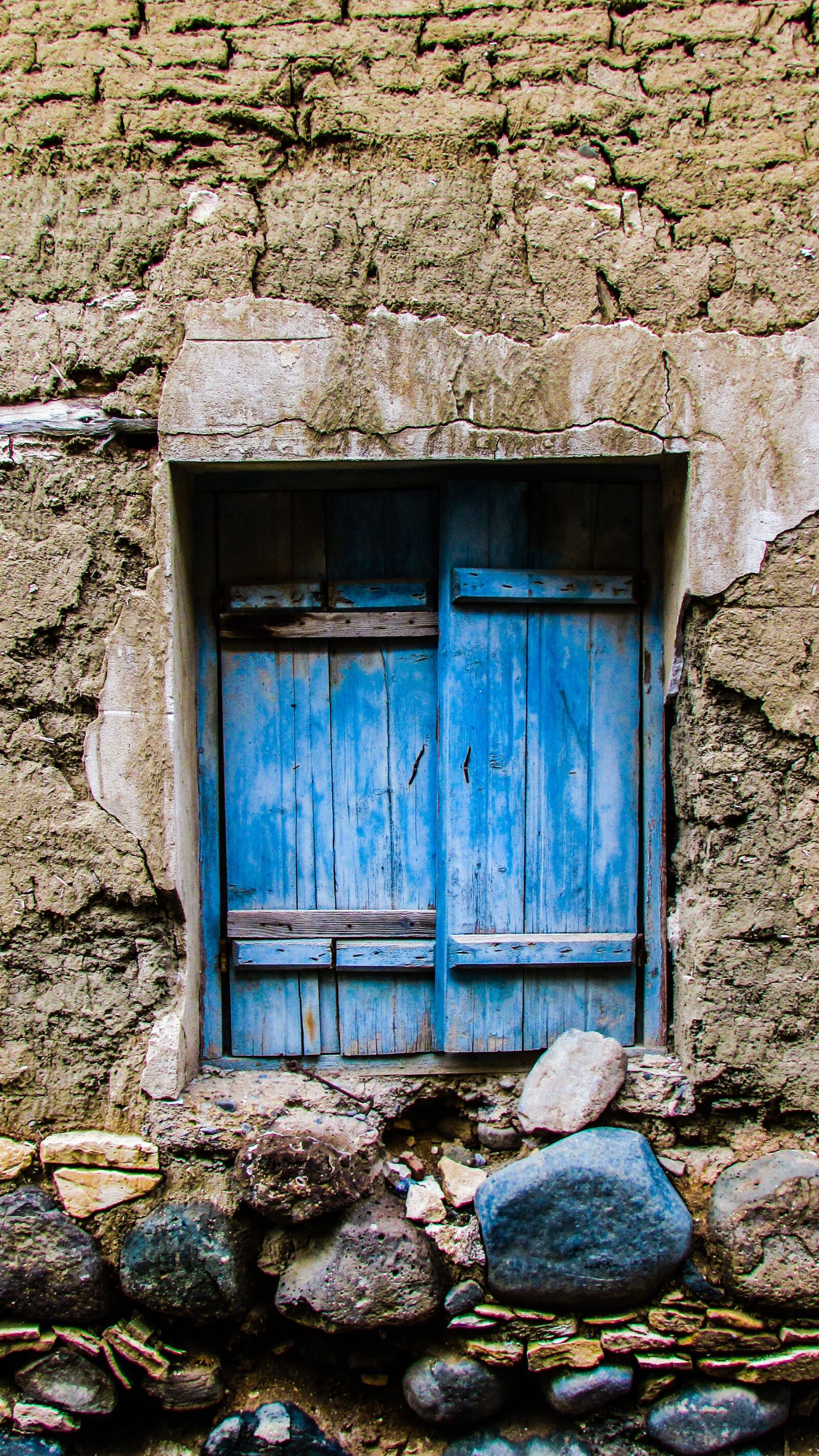 Canon PowerShot SX400 IS sample photo. Wall, window, wooden photography