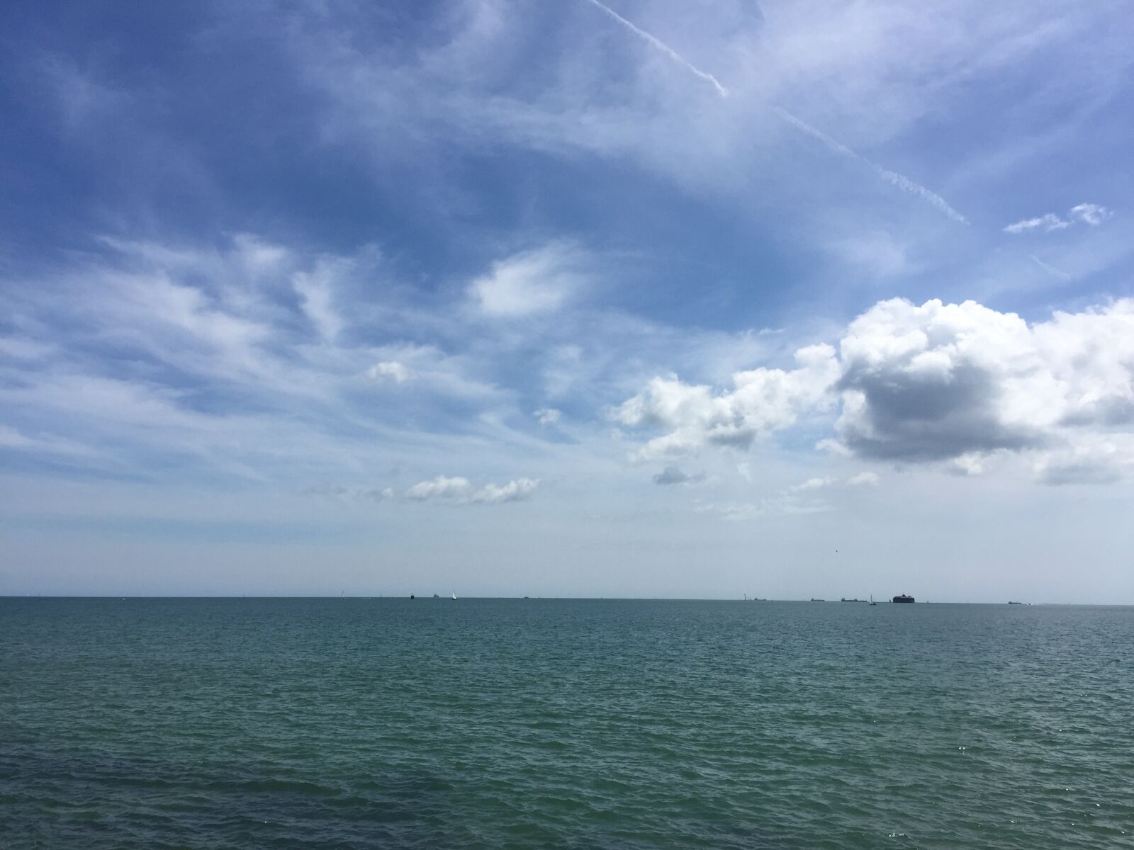iPhone 6 Plus back camera 4.15mm f/2.2 sample photo. Sea, sky, summer photography