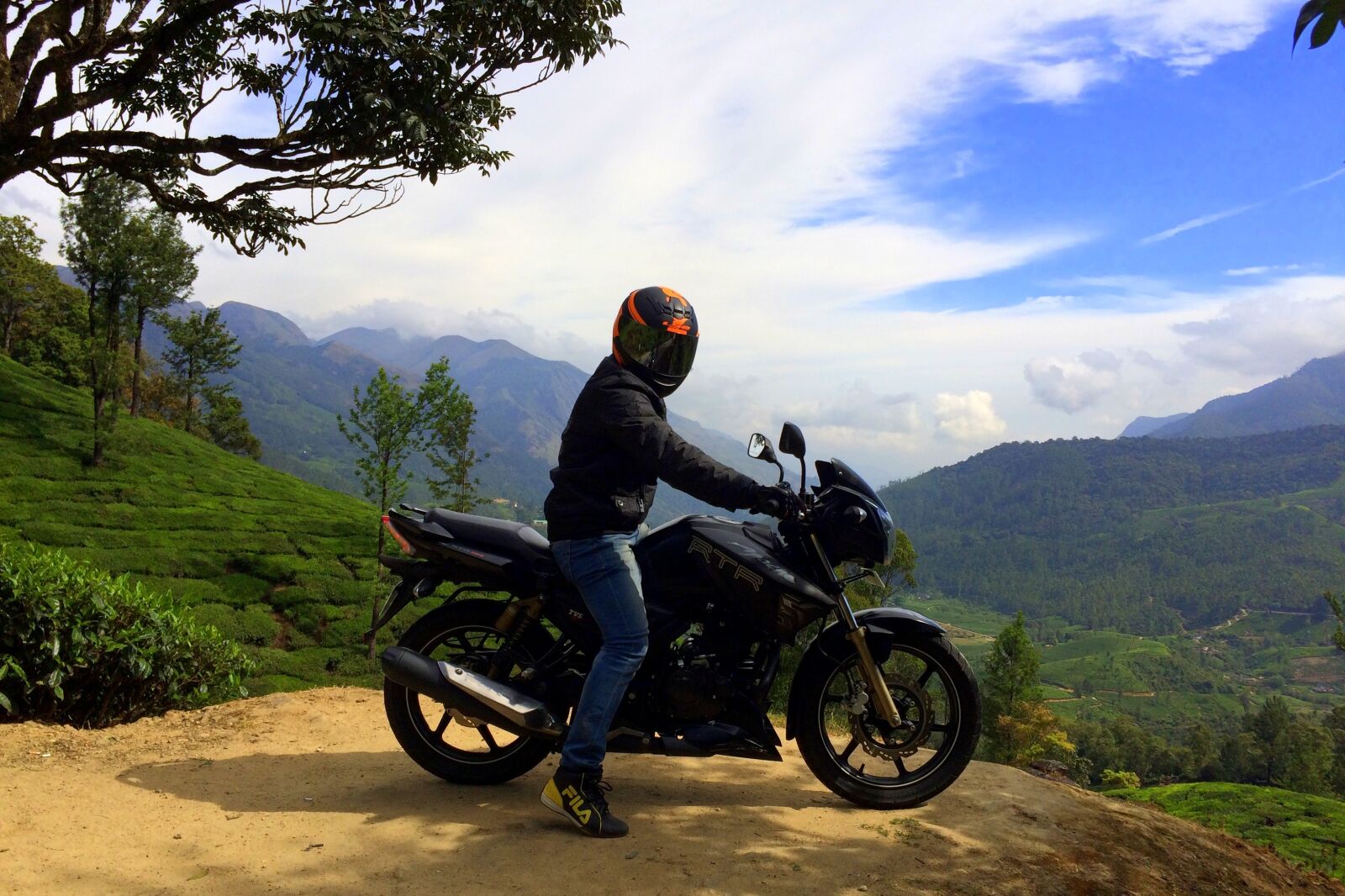 iPhone 5s back camera 4.15mm f/2.2 sample photo. Bike, cliff, biker photography