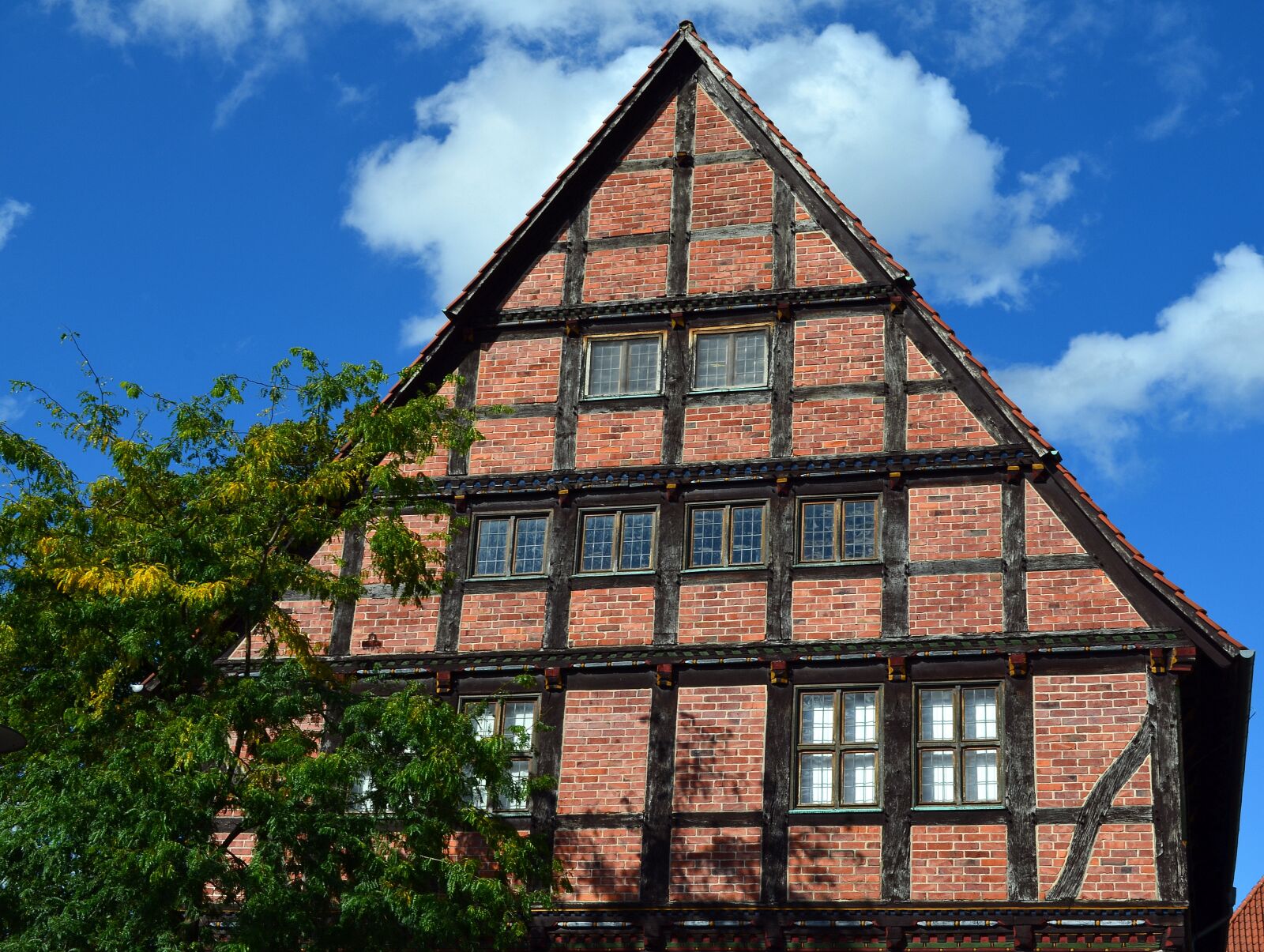 Nikon D5100 sample photo. Truss, building, architecture photography