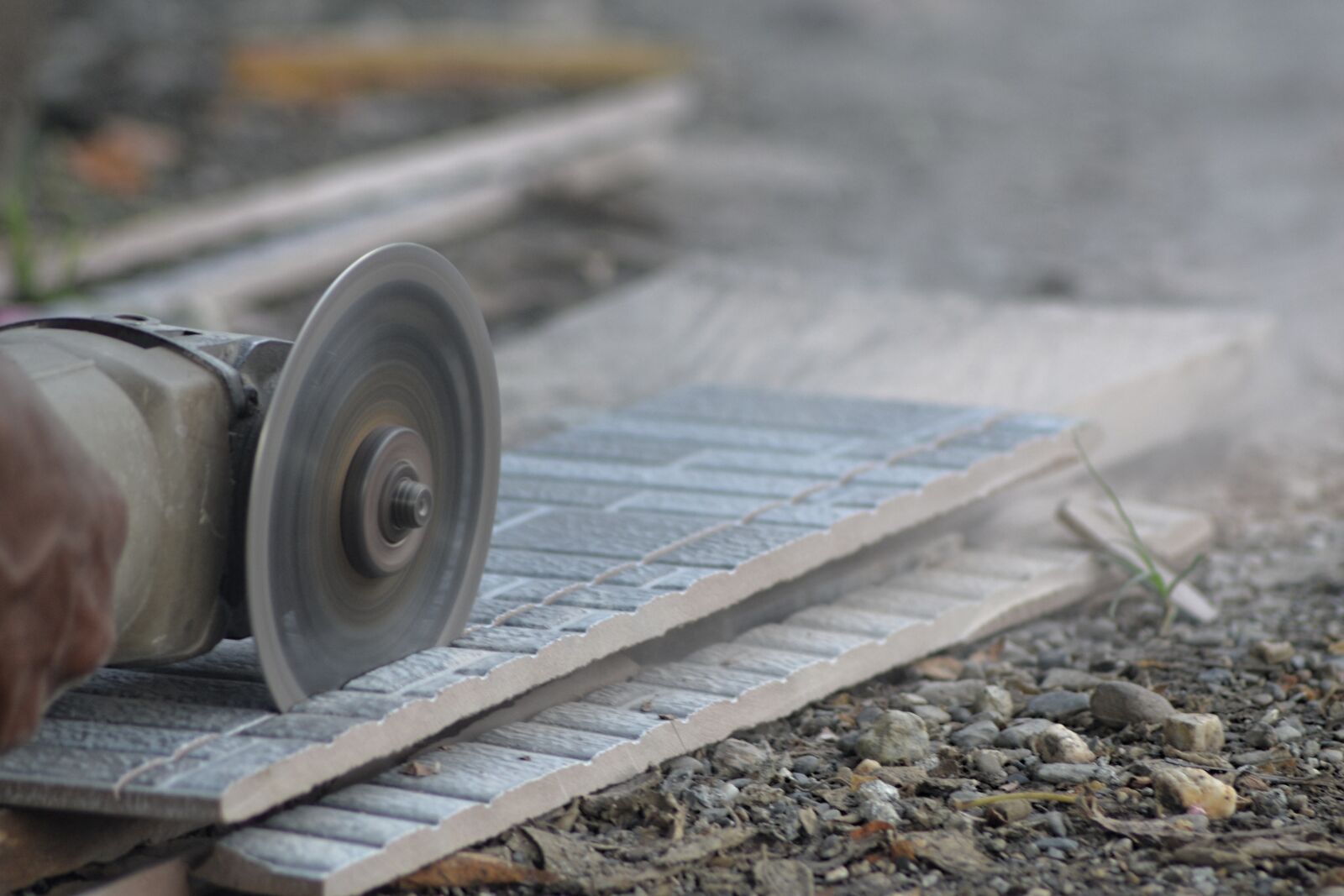 Nikon D3100 sample photo. Work, tiles, machine photography