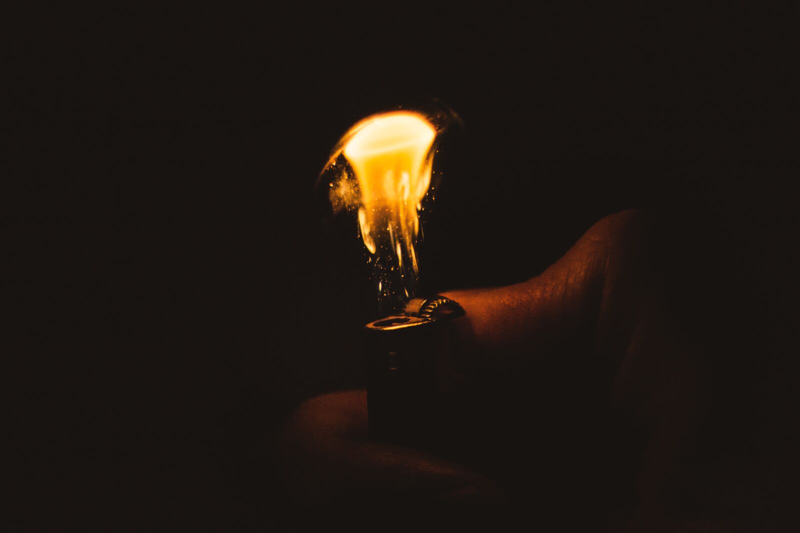 Canon EOS 70D + Canon EF 50mm F1.8 STM sample photo. Fire, lighter, light photography