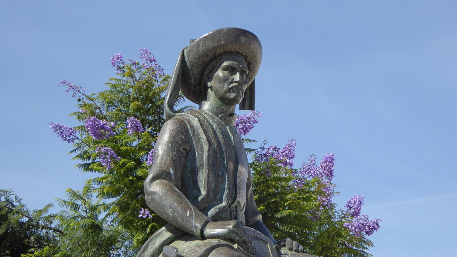 Panasonic DMC-TZ61 sample photo. Lagos, portugal, monument photography