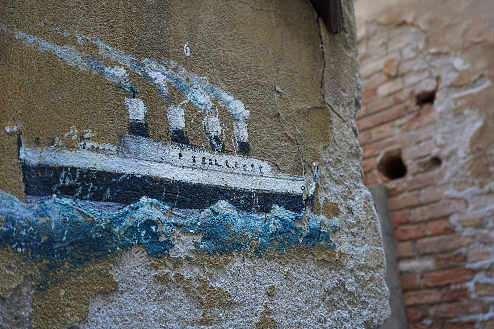 Sony E 16-50mm F3.5-5.6 PZ OSS sample photo. Ship, venice, italy photography